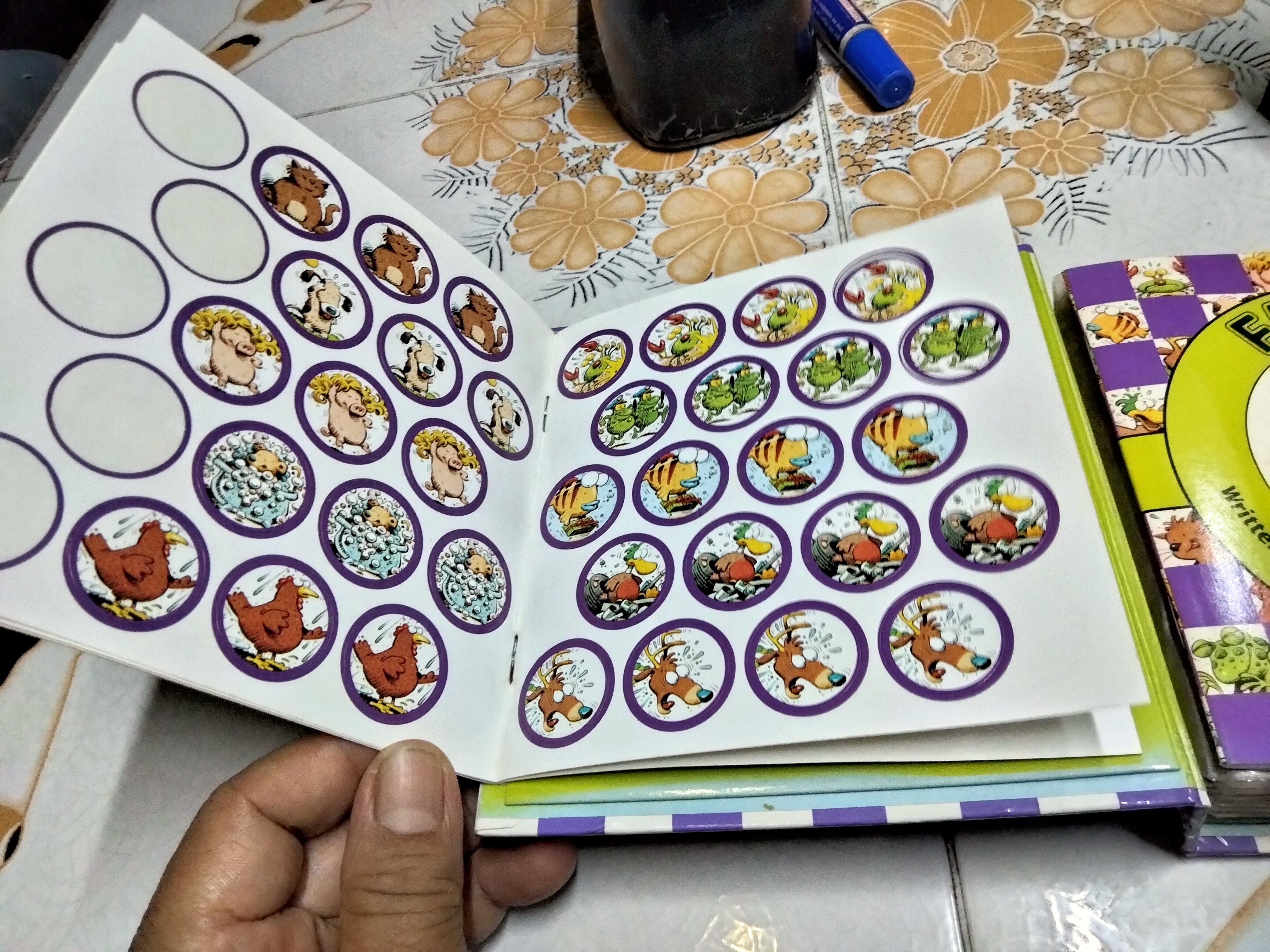 NOW I'M READING FOR BEGINNING READERS. (ขายรวม 2 เล่ม) LEVEL 1 - AMAZING ANIMALS / LEVEL 2 - ANIMAL ANTICS