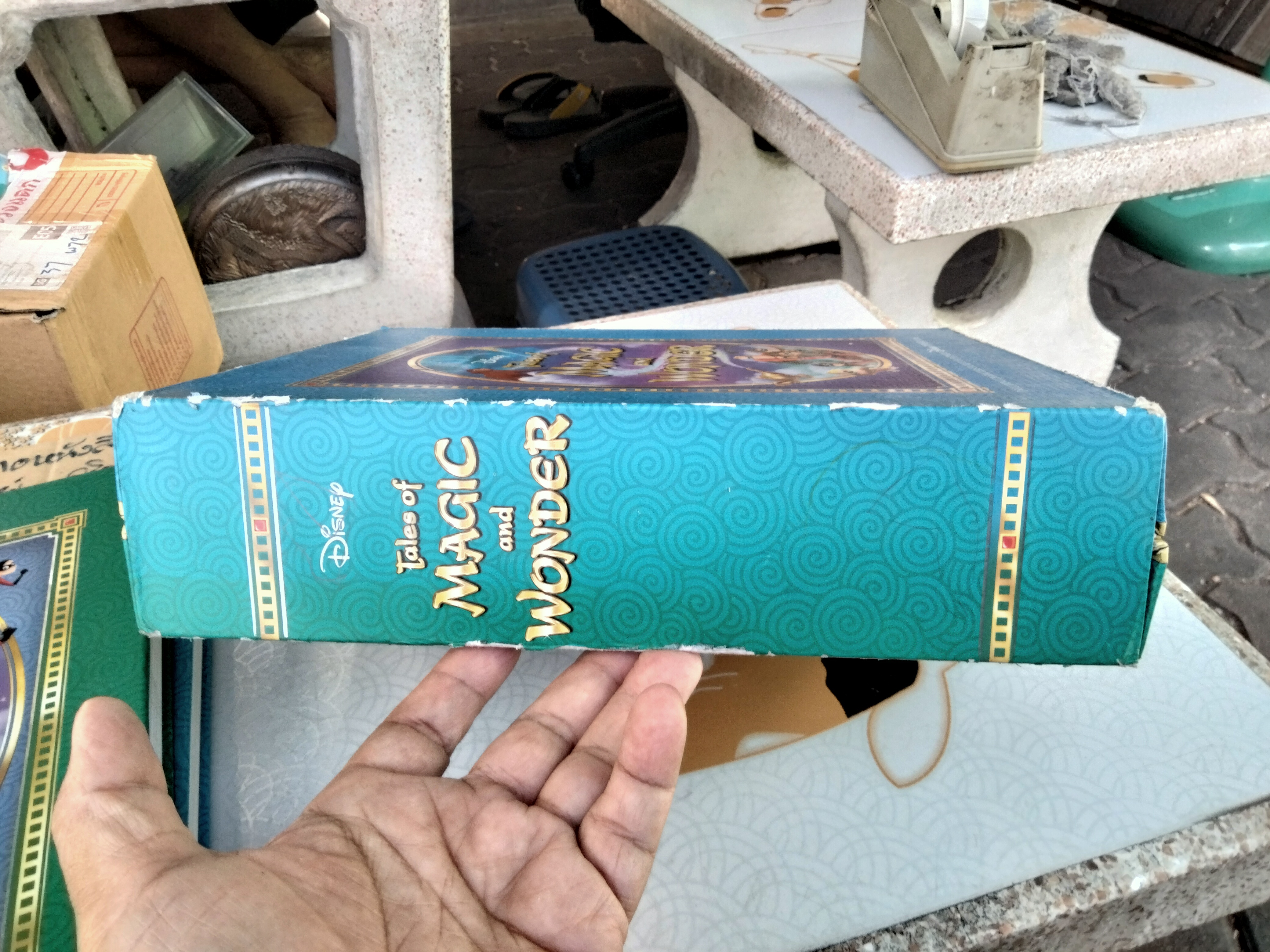 DISNEY - TALES OF MAGIC AND WONDER ( 2 เล่มชุดปกแข็งพร้อมกล่อง) ฉบับภาษาไทย **สินค้าหมด**