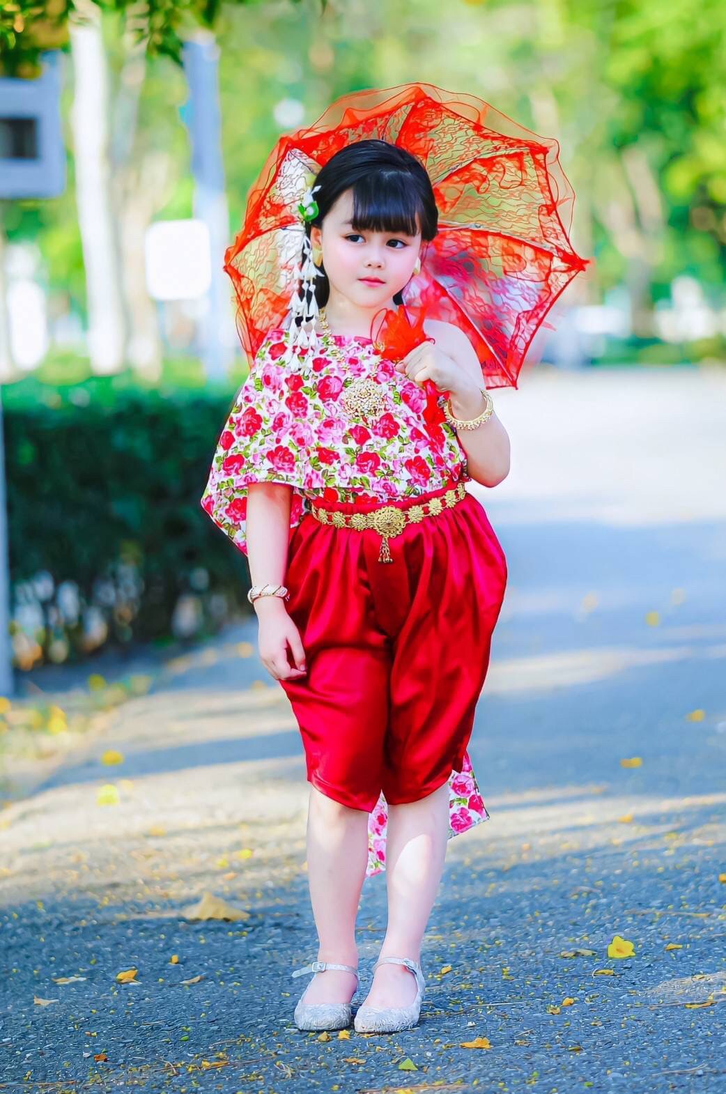 ชุดไทยเด็กหญิง สไบลายดอกกับโจง