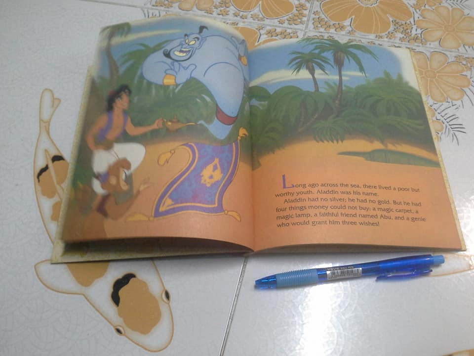 หนังสือการ์ตูน ชุด A Little Golden Book Walt Disnes's - Aladdin The Magic Carpet Ride