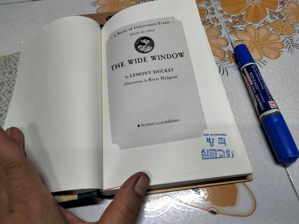 THE WIDE WINDOW (เล่มที่ 3) A SERIES OF UNFORTUNATE EVENTS ฉบับภาษาอังกฤษ