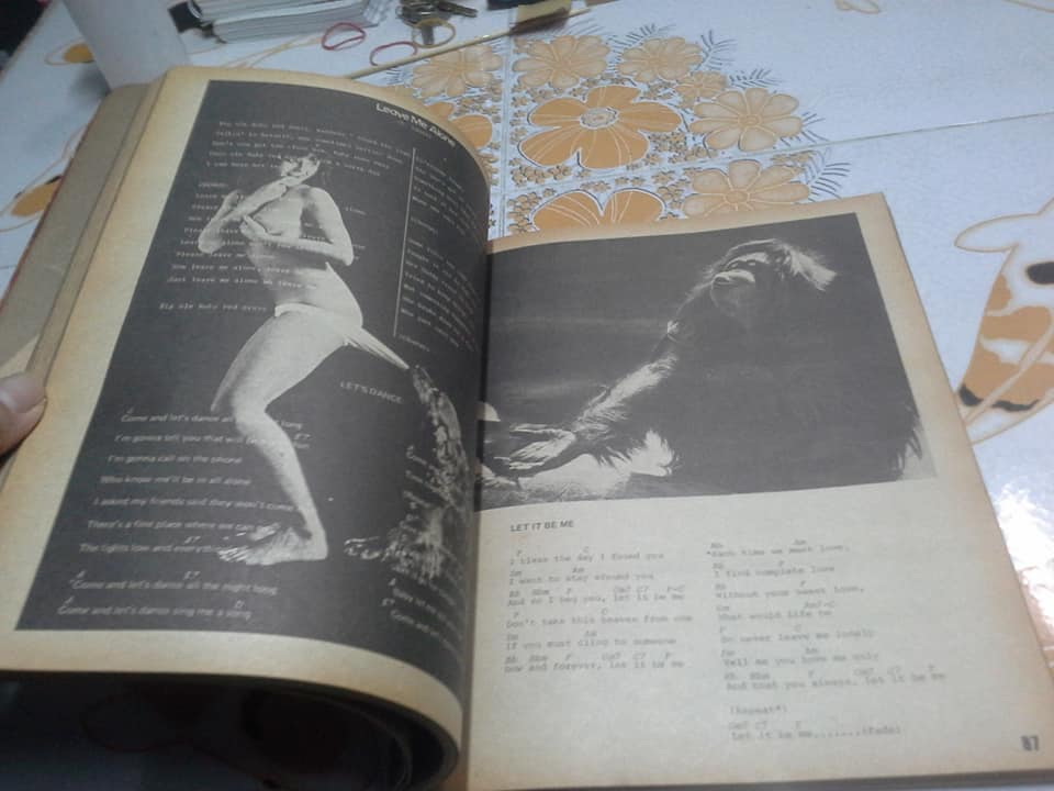 SUNSHINE หนังสือเพลง รวมเพลงเก่าทั้งไทยและสากล กว่า 400 เพลง (ฉบับพิมพ์ครั้งที่ 2) **สินค้าหมด**