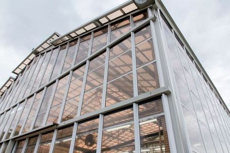 โรงเรือนกะจก Glass Greenhouse ควบคุมอุณหภูมิ