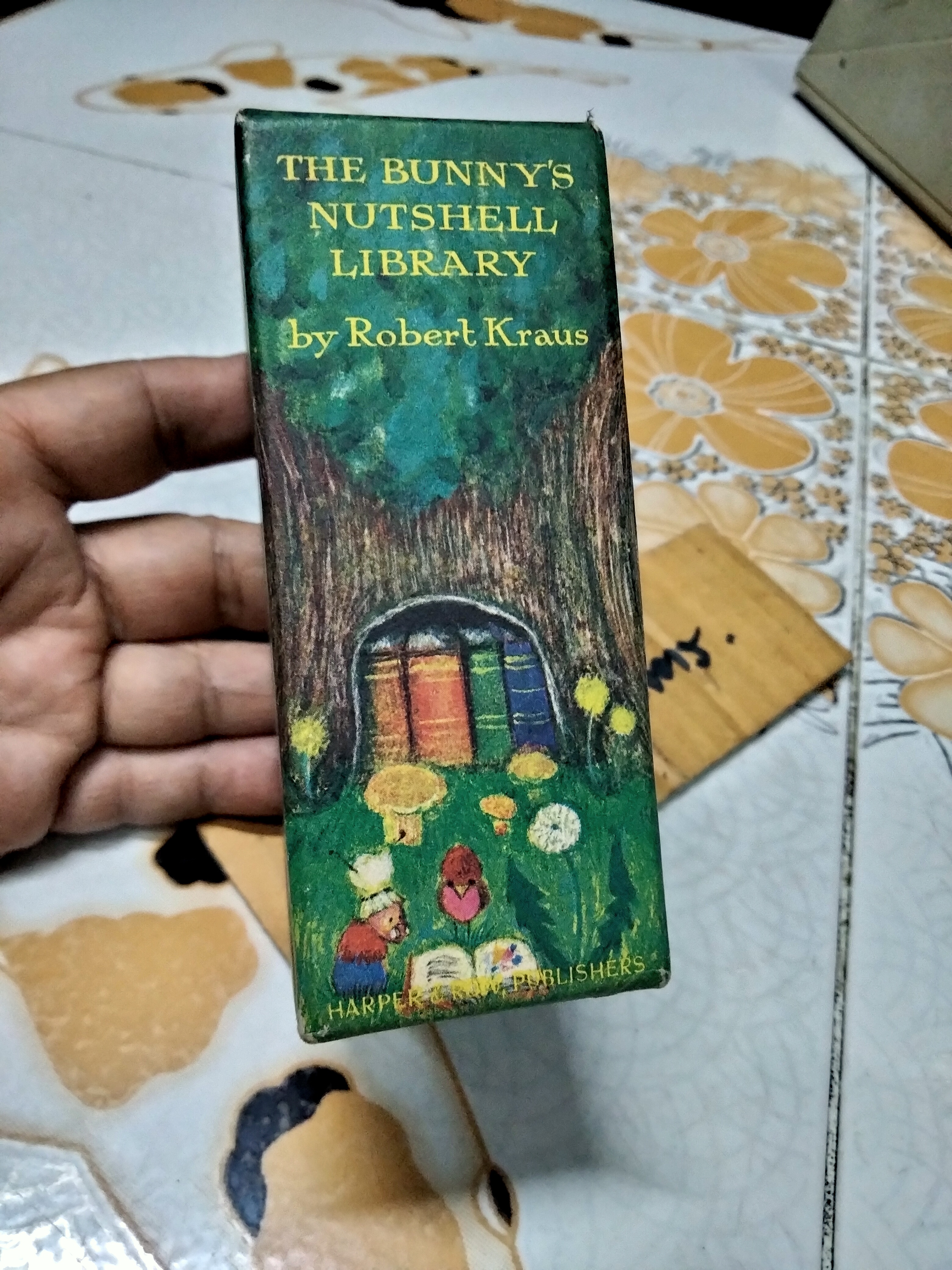 The Bunny's Nutshell Library โดย Robert Kraus (Box set 4 เล่ม) - พิมพ์ปี 1965 Harper & Row, Publishers