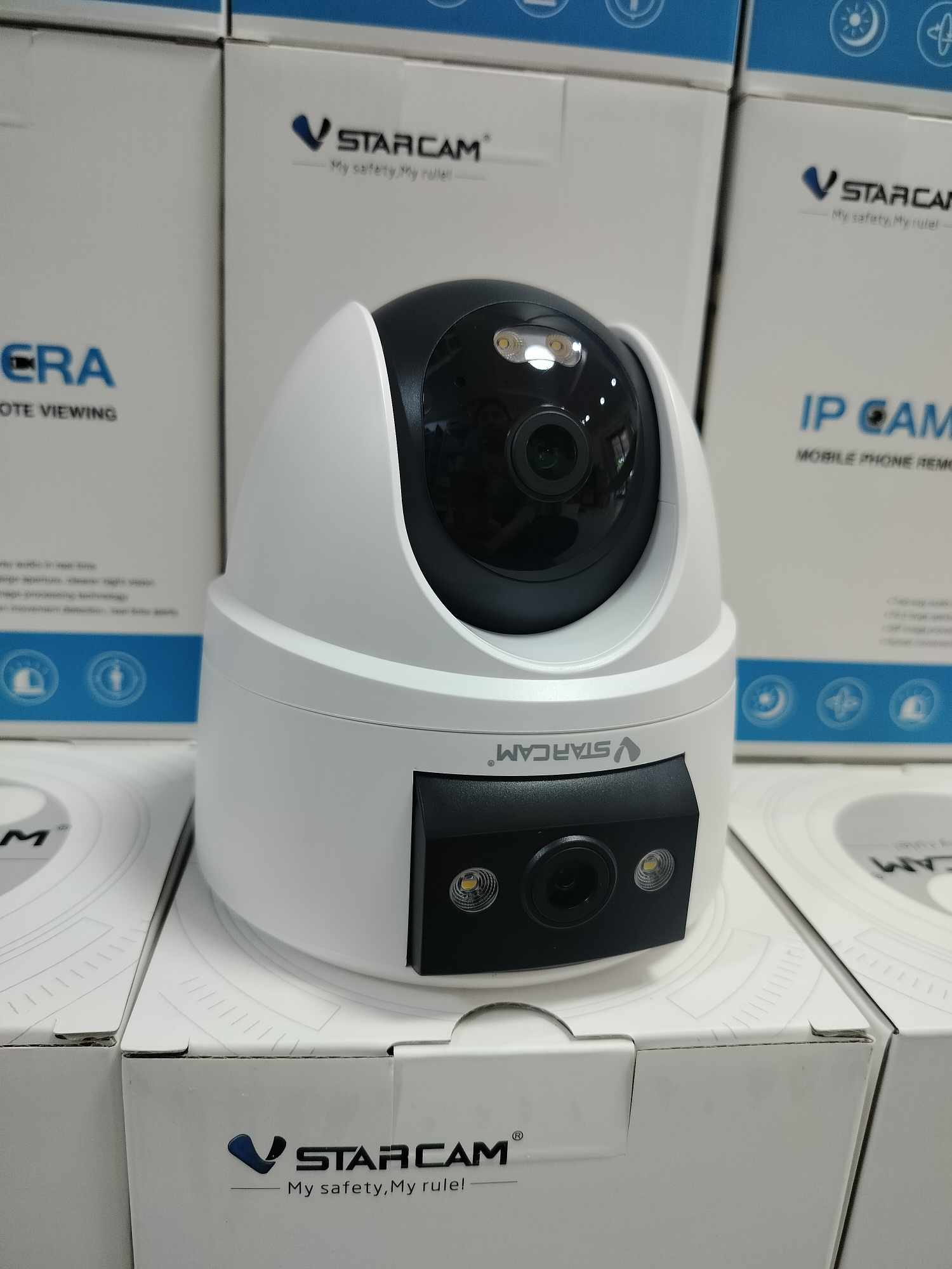 Vstarcam Vstarcam กล้องวงจรปิดใช้ภายในแบบ2เลนส์ ความคมชัด5ล้าน WIFIในตัว ดูผ่านมือถือพูดคุยโต้ตอบได้ ขาว