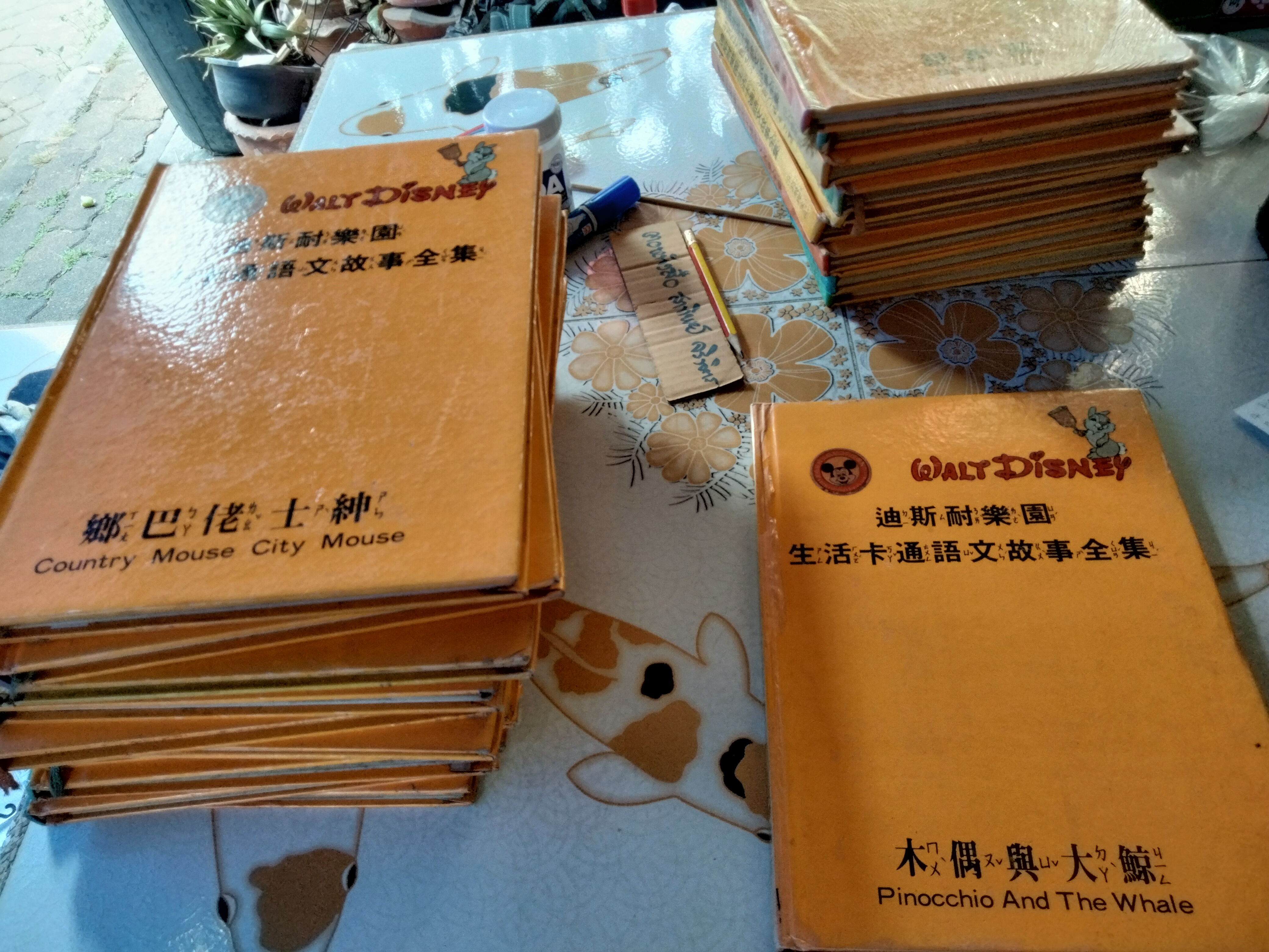 หนังสือการ์ตูนวอลท์ดิสนีย์ ฉบับภาษาจีน - อังกฤษ Walt Disney Chinese - English (Vintage) Printed in United States of America 1973...(ขายรวม 20 เล่ม / 49 เล่มชุด) **สินค้าหมด**