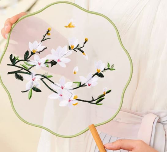 พัดฟ้อนรำจีนปักไหมสองด้าน 双面苏绣团扇 Double-sided Embroidery Chinese Classical Dance Fan