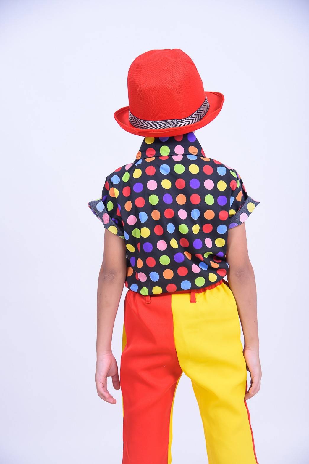 ชุดไทยเด็กชายย้อนยุค เสื้อลายจุดกับกางเกงสองสี