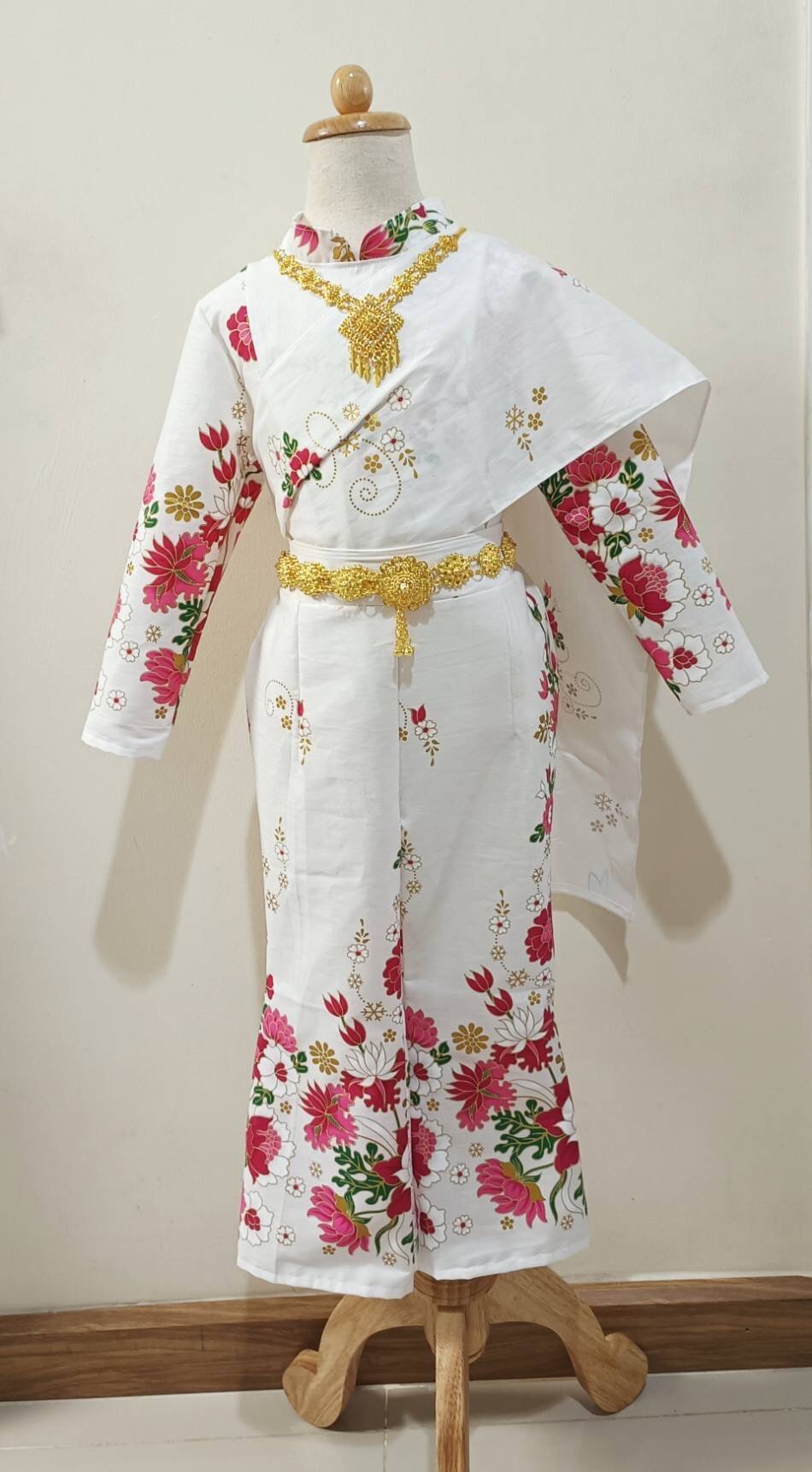 ชุดไทยเด็กหญิง ชุดไทยประยุกต์ลายดอกไม้