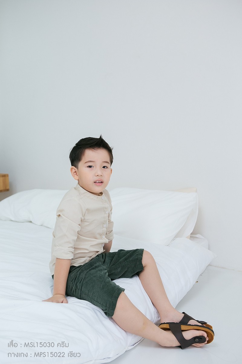 เสื้อเชิ้ตแขนยาว เด็กชาย สีครีม