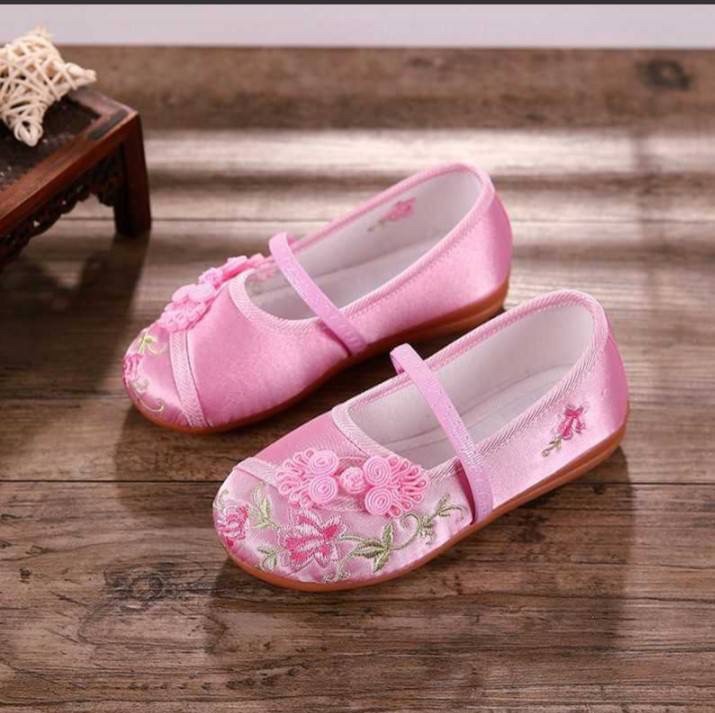 รองเท้าจีน