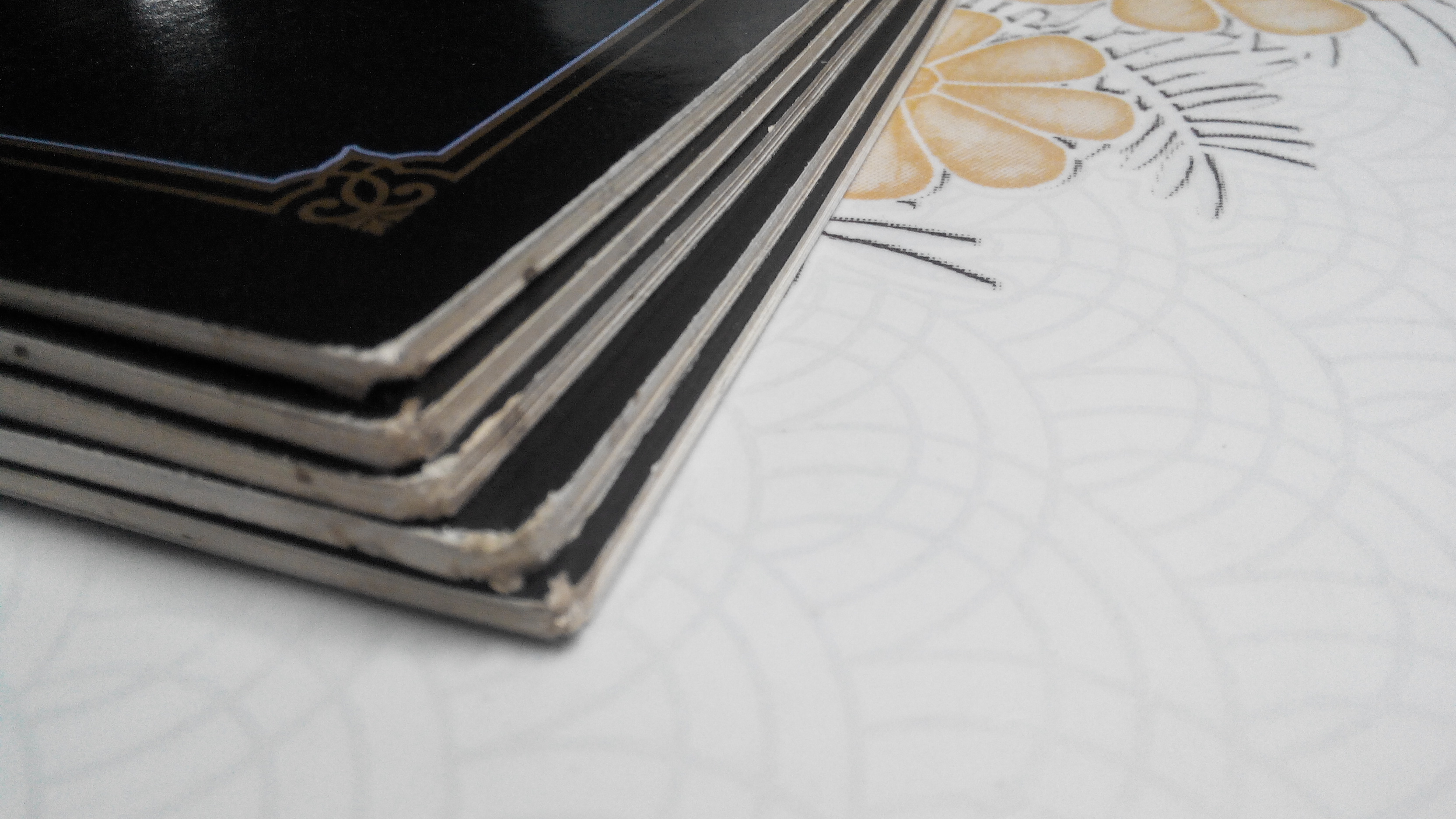 เครื่องถม เครื่องแก้ว เครื่องกระเบื้อง เครื่องพิพิธภัณฑ์ เครื่องทองและเครื่องเงิน ที่จัดแสดง ณ พระที่นั่งวิมานเมฆ พระราชวังดุสิต **สินค้าหมด**