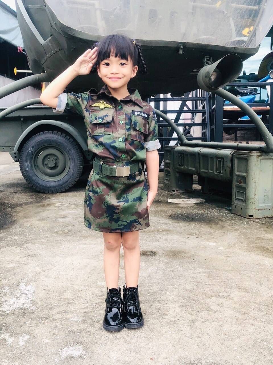 ชุดทหารเด็กหญิง ผู้พันจิ๋ว