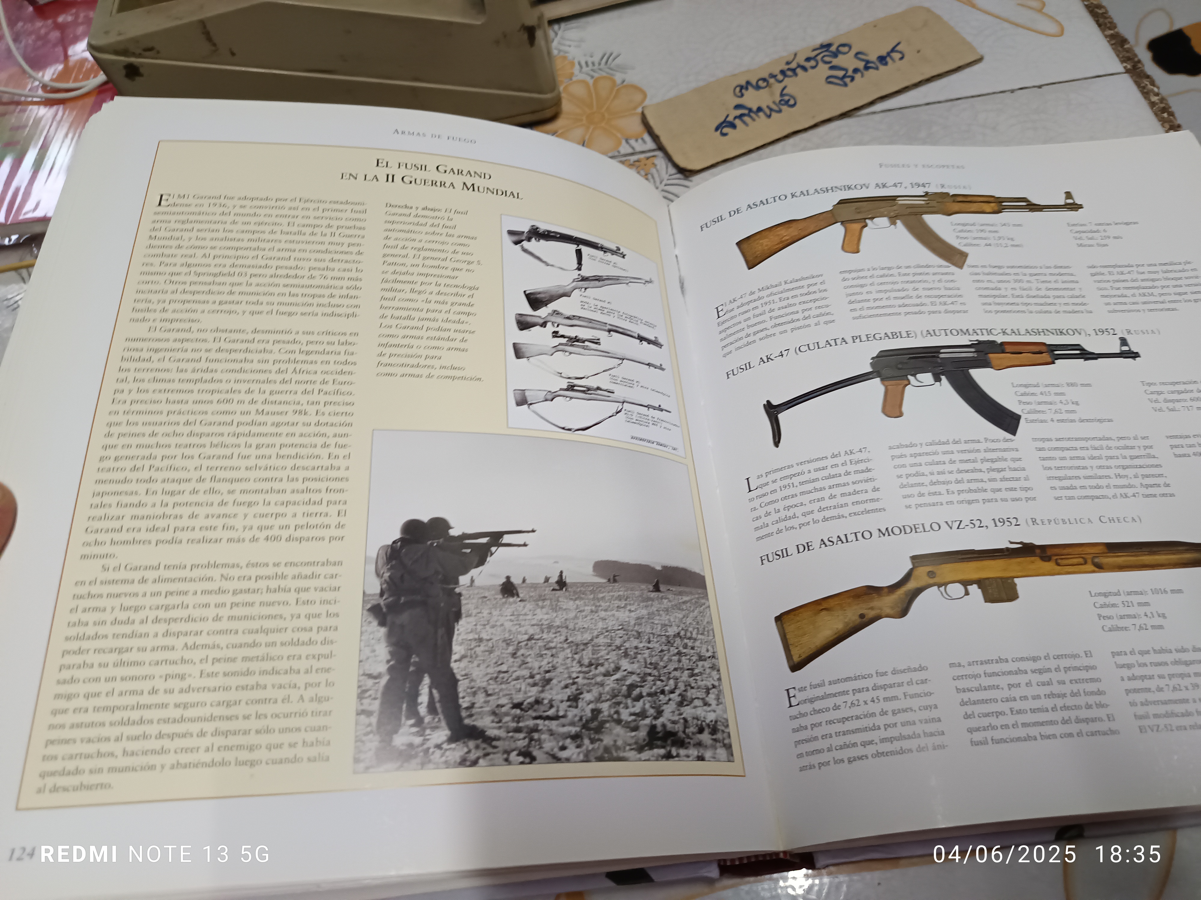 Atlas ilustrado de armas de fuego ; Language. Spanish / ประวัติปืน ความรู้เรื่องปืน (ภาษาสเปน)