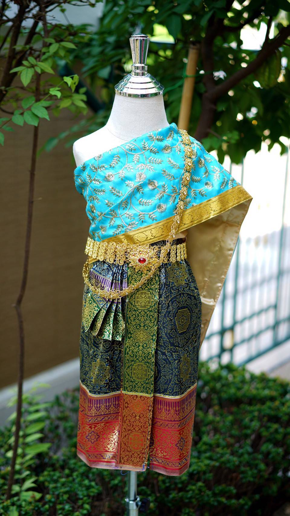 ชุดไทยเด็ก สไบดิ้นทอง