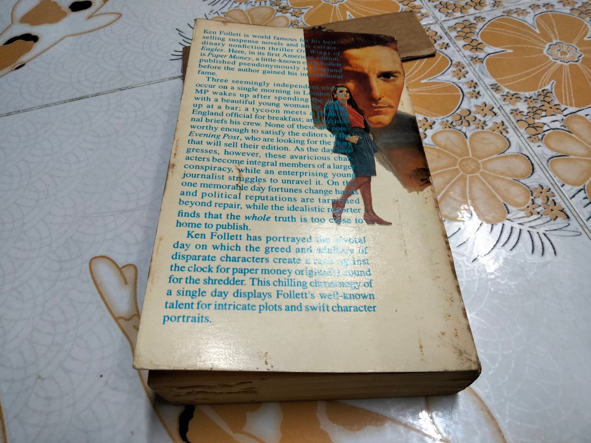 วันวิกฤต Paper Money โดย Ken Follett ปรัชญา วลัญช์แปล (ตำหนิ-มีรอยปลวกกิน) **สินค้าหมด**