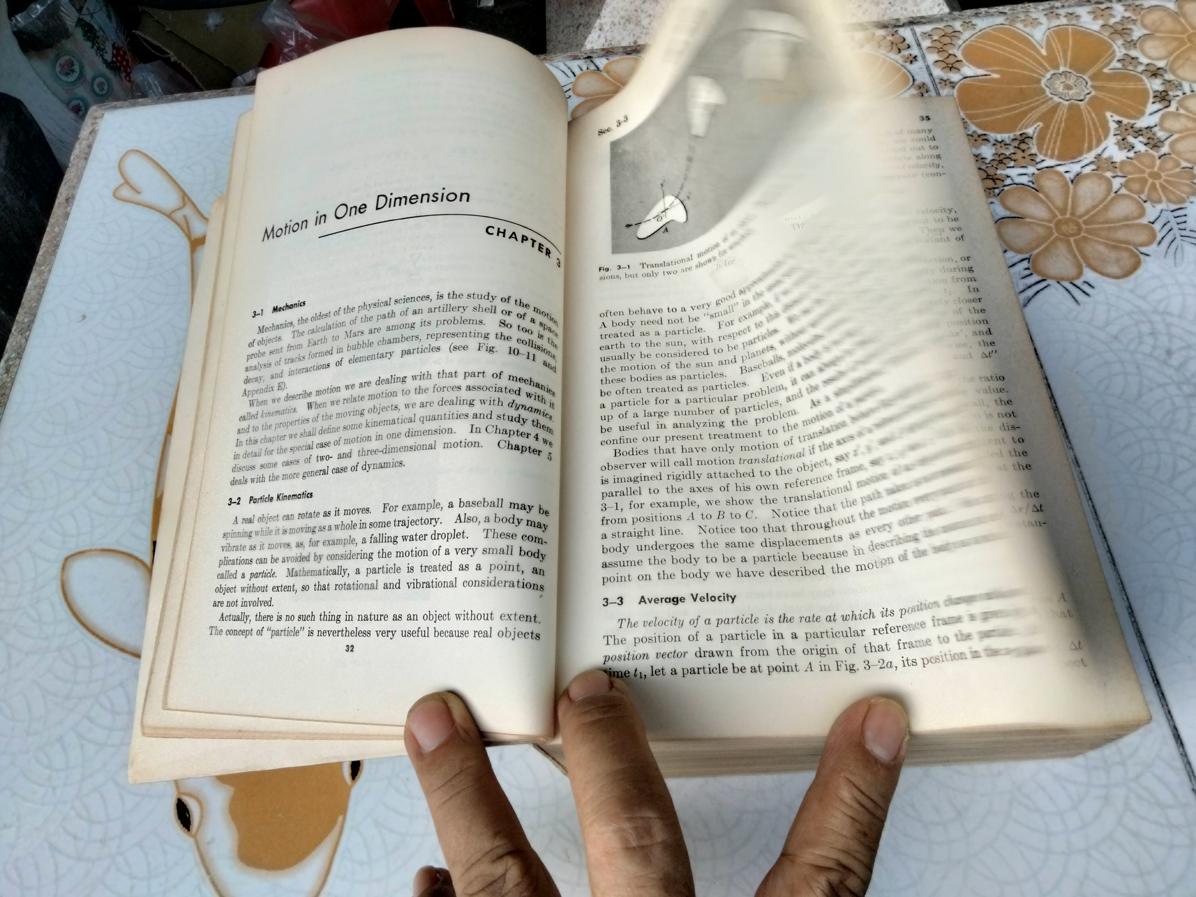 PHYSICS , combined edition parts 1+2 Robert Resnick and David Halliday (1966 edition). **สินค้าหมด**