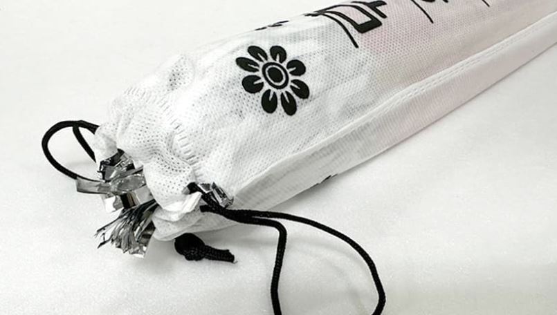 [พัดฟ้อนรำเกาหลี] พัดฟ้อนรำพื้นบ้านเกาหลีปลายพัดทำจากกระดาษฟอยล์ 한국 댄스 팬 한국의 민속춤 부채, 부채의 끝부분은 호일 종이로 되어 있습니다 Korean Dance Fan Korean Folk Dance Fan [The Tip of the Fan is Made of Foil Paper]