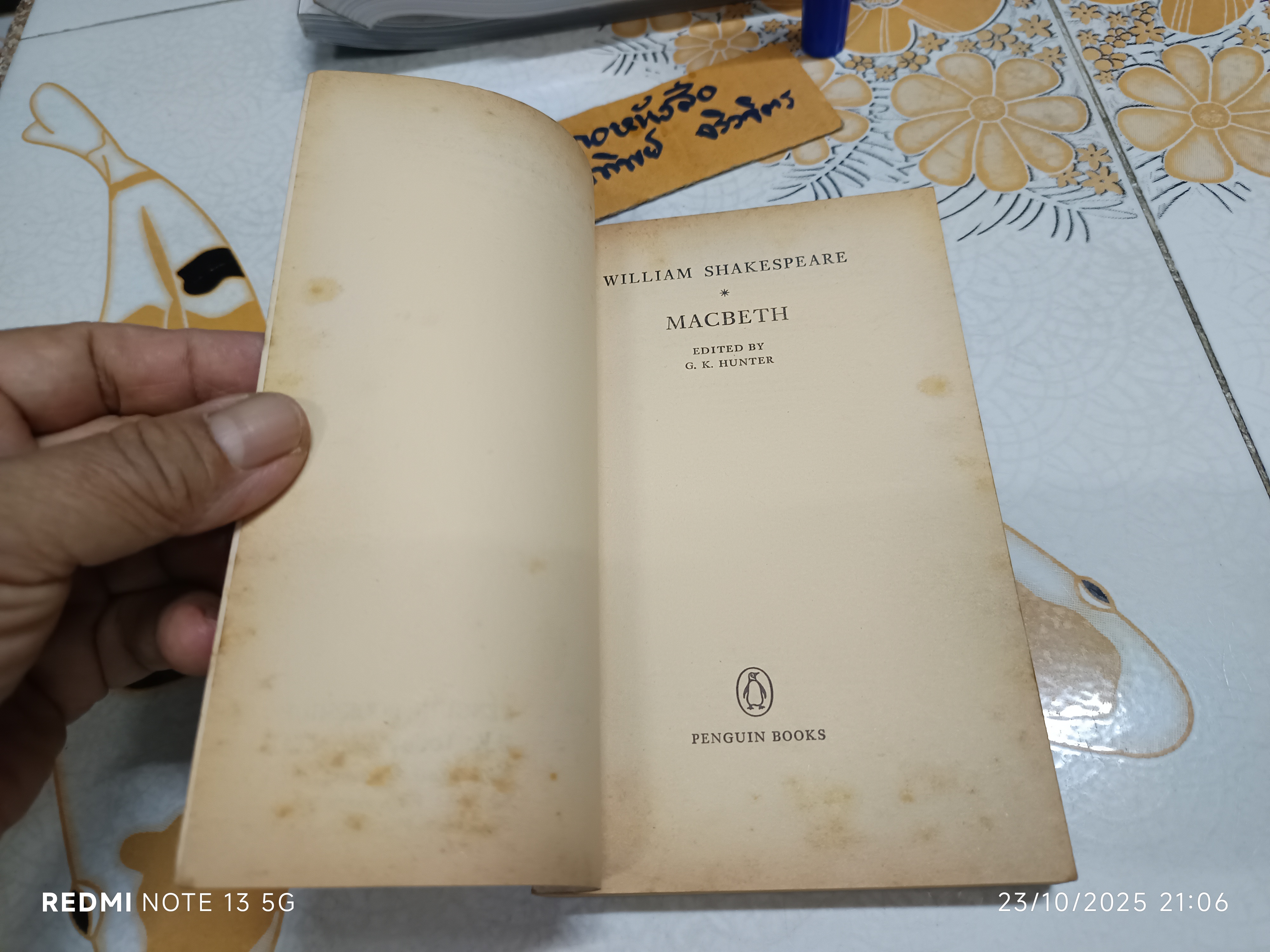 Macbeth ,William Shakespeare Great covers by Paul Hogarth Vintage ,1983