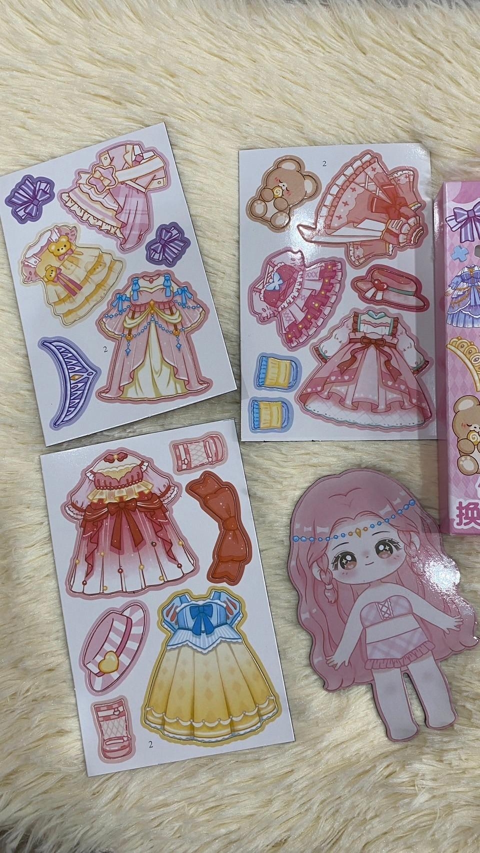 ตุ๊กตาแต่งตัวแบบแม่เหล็ก