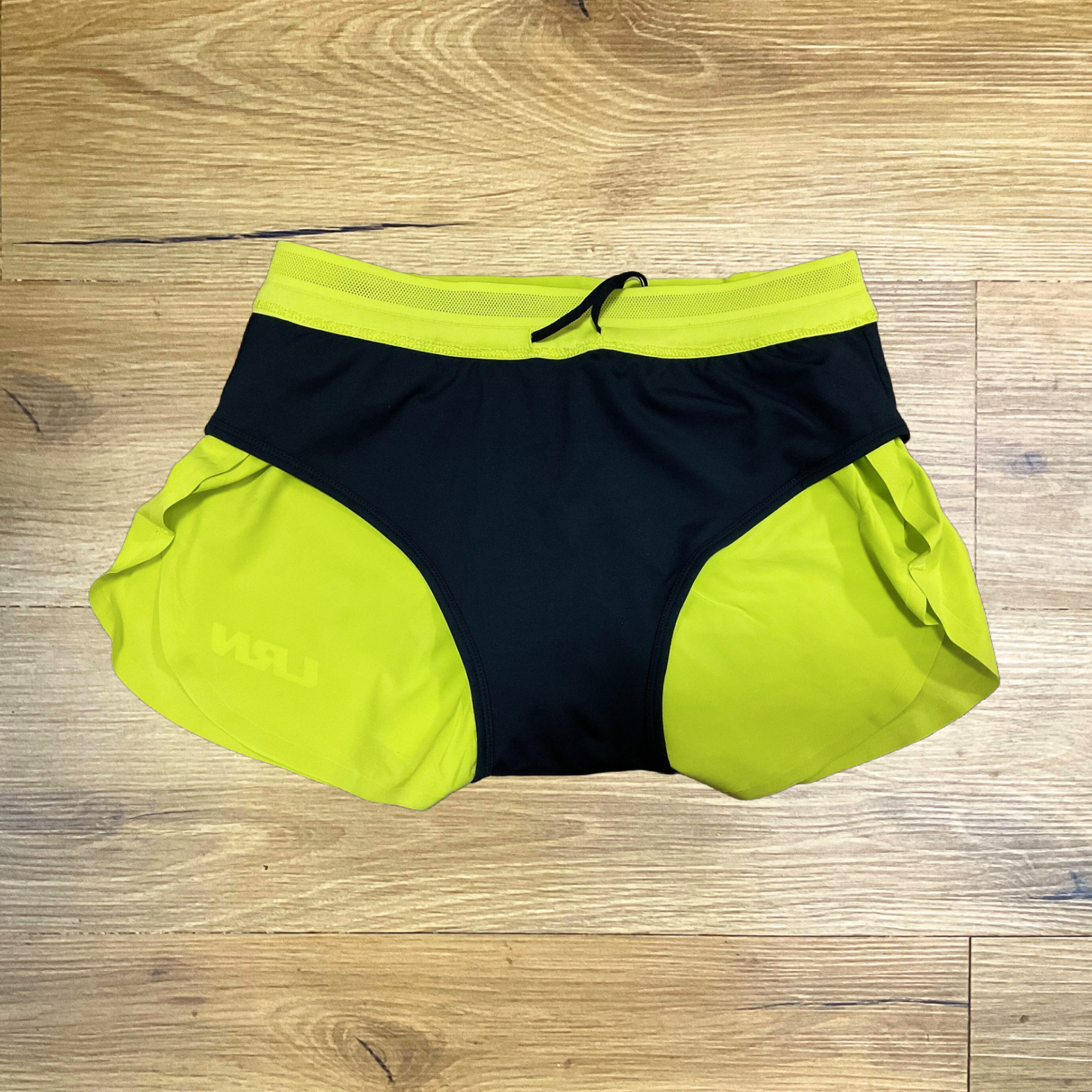 กางเกงวิ่งขาสั้น 3" น้ำหนักเบา แห้งไว มีซับใน วิ่งมาราธอนได้ทุกระยะ (F09)