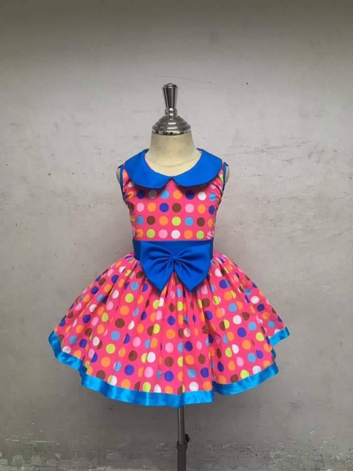 ชุดสาวน้อยลายจุด