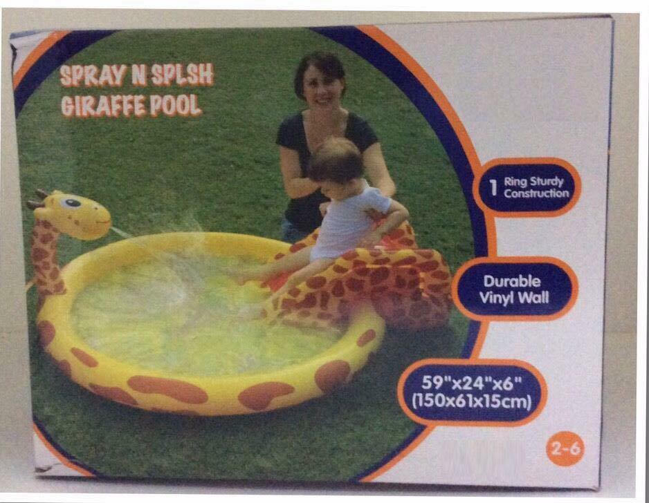 สระว่ายน้ำสไลเดอร์ยีราฟ (Pool)