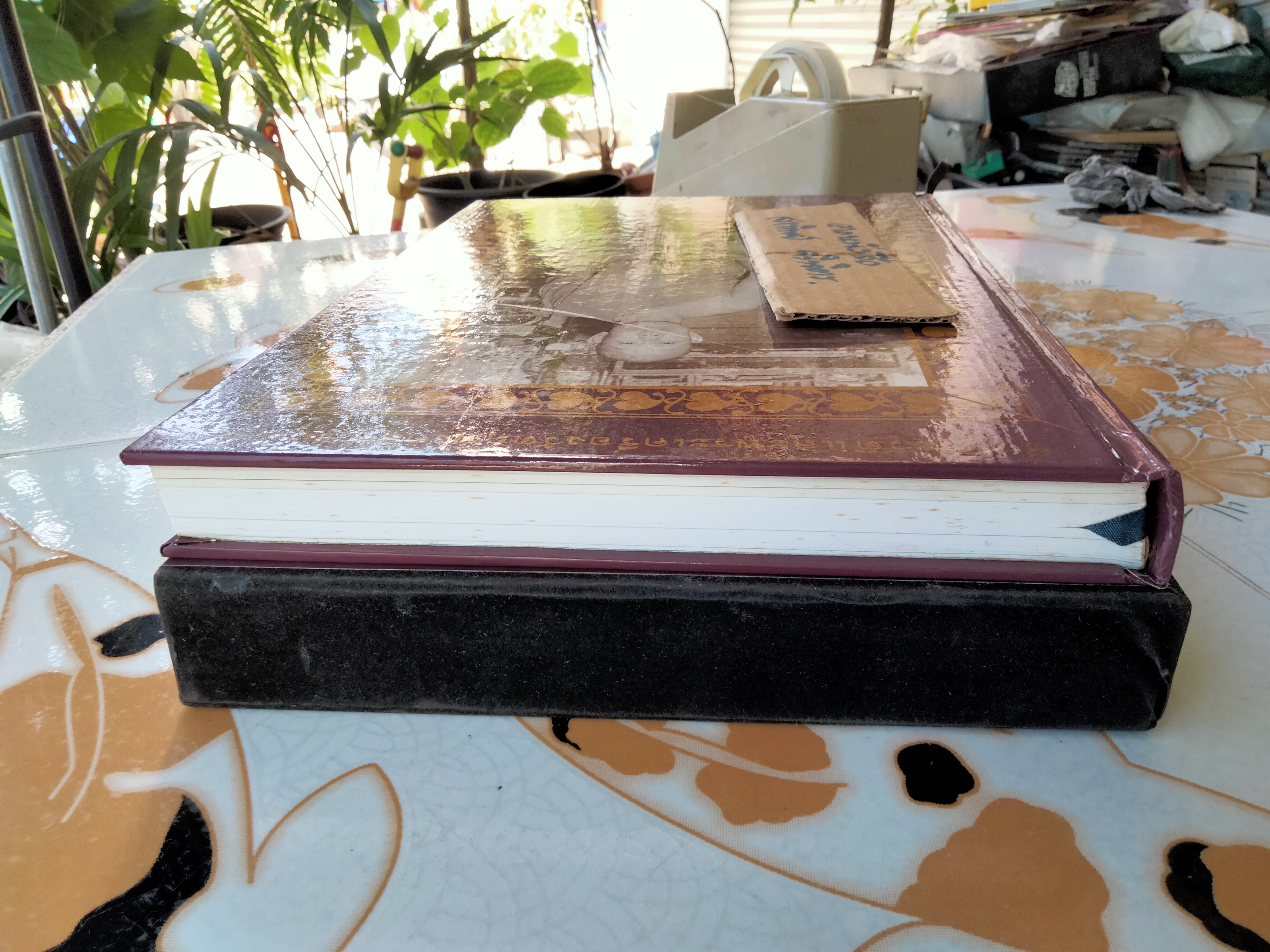 ชีวประวัติและพระเครื่องวัตถุมงคลท่านพ่อลี (ปกแข็ง พร้อมกล่อง) - เล่มสีม่วง **สินค้าหมด**