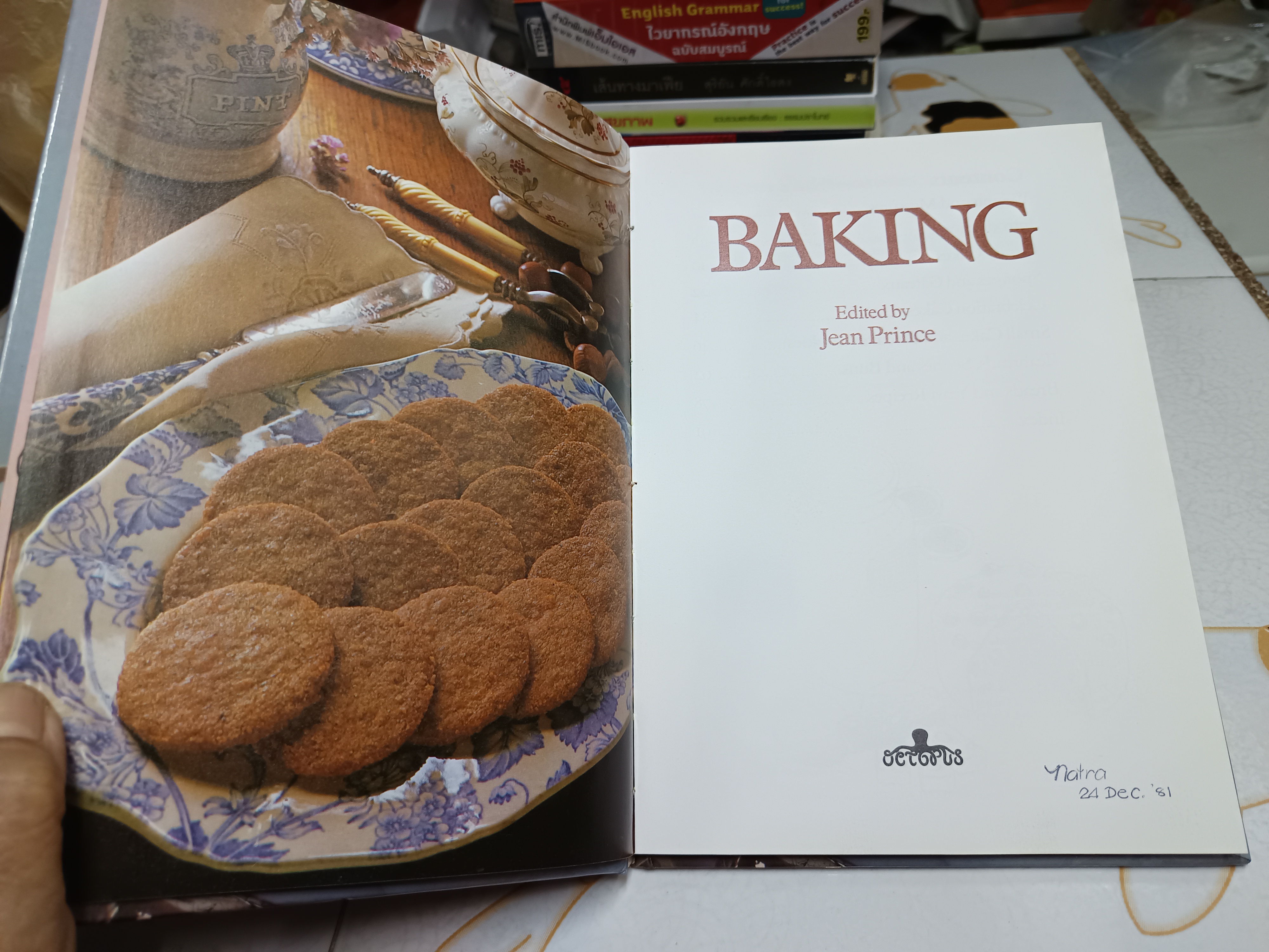 (ขายรวม 3 เล่ม) ตำราอาหารฉบับภาษาอังกฤษ, vintage