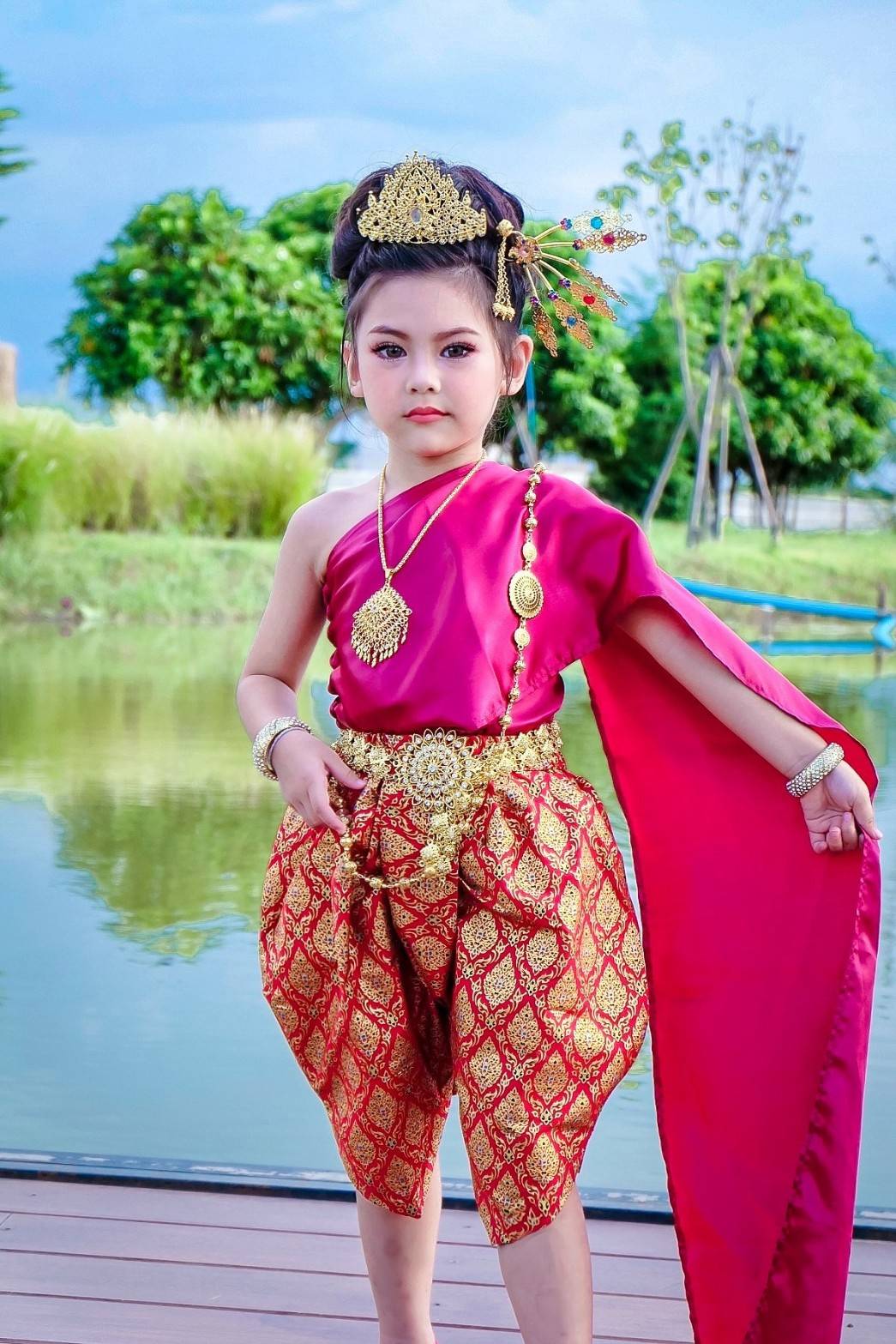 ชุดไทยเด็กหญิง สไบกับโจง