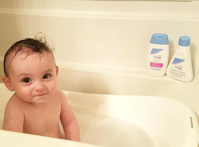 (Pre Order) Sebamed® Baby Wash Extra Soft 200mL ซีบาเมด เบบี้วอซเอกซ์ตร้าซอฟ ผลิตภัณฑ์อาบน้ำเด็กสูตรอ่อนโยนพิเศษ สกัดจากธรรมชาติ เพิ่มความชุ่มชื่น ไม่ระคายเคืองผิว