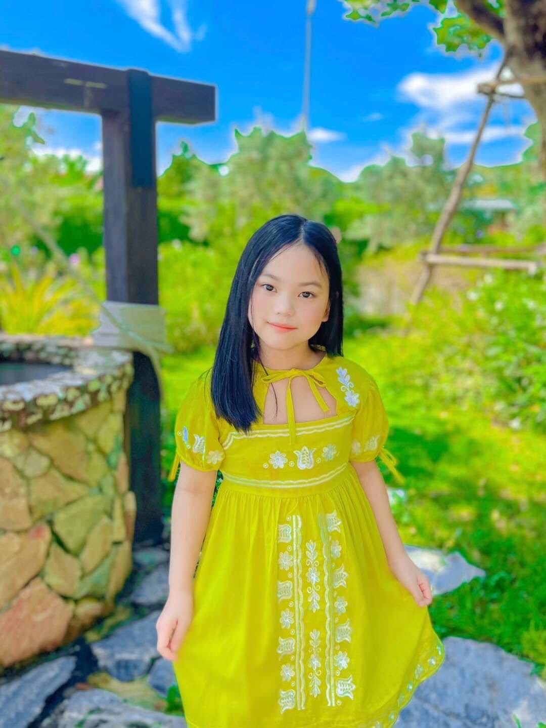 เดรสเด็กหญิงปักลาย