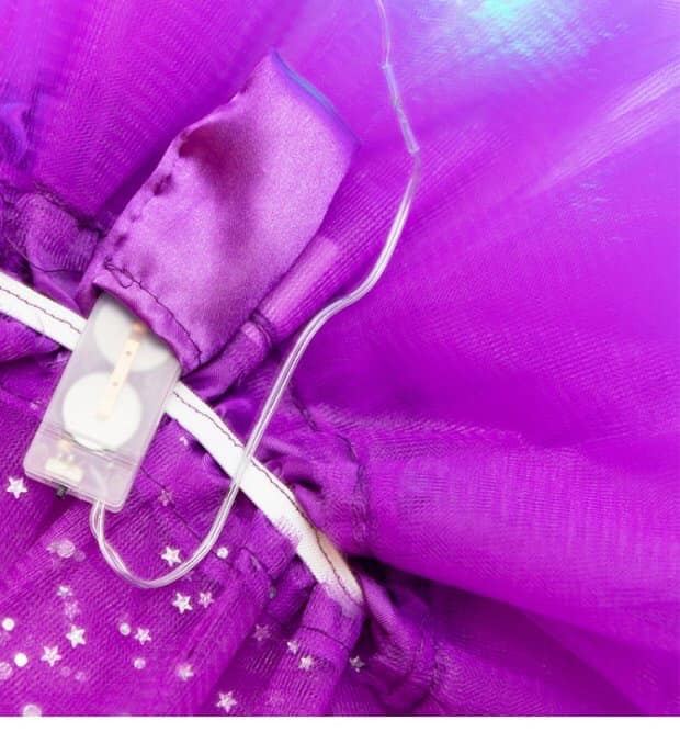 กระโปรงฟรุ้งฟริ้งมีไฟ