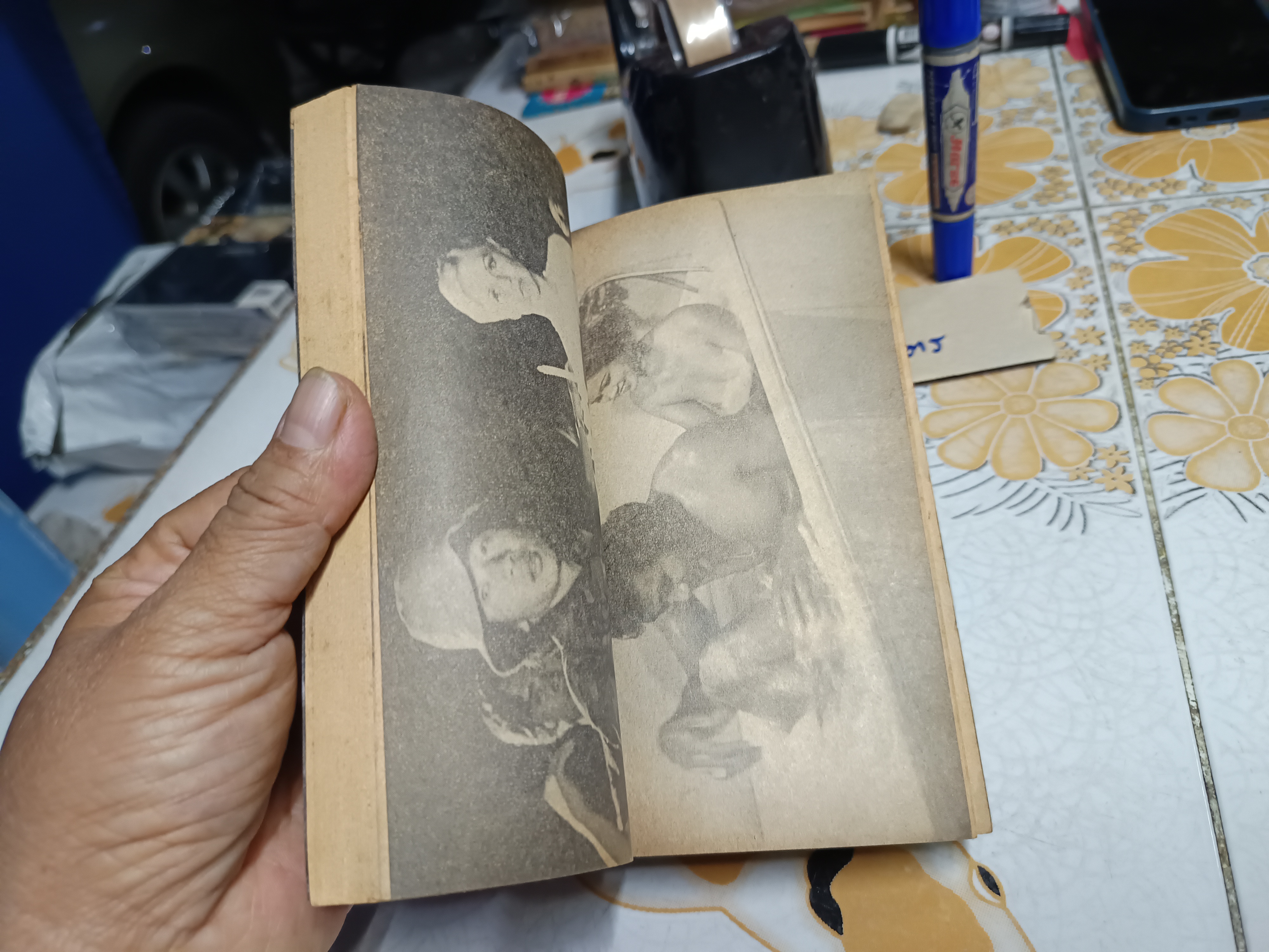 แม่นาคอเมริกา (The Pot) ลี โอ วี กอร์ดอน เขียน กิติพราภรณ์ แปล ฮอลลีวู้ดฟิล์ม จัดพิมพ์ สำนักพิมพ์ประพันธ์สาส์น พ.ศ 2518 **สินค้าหมด**