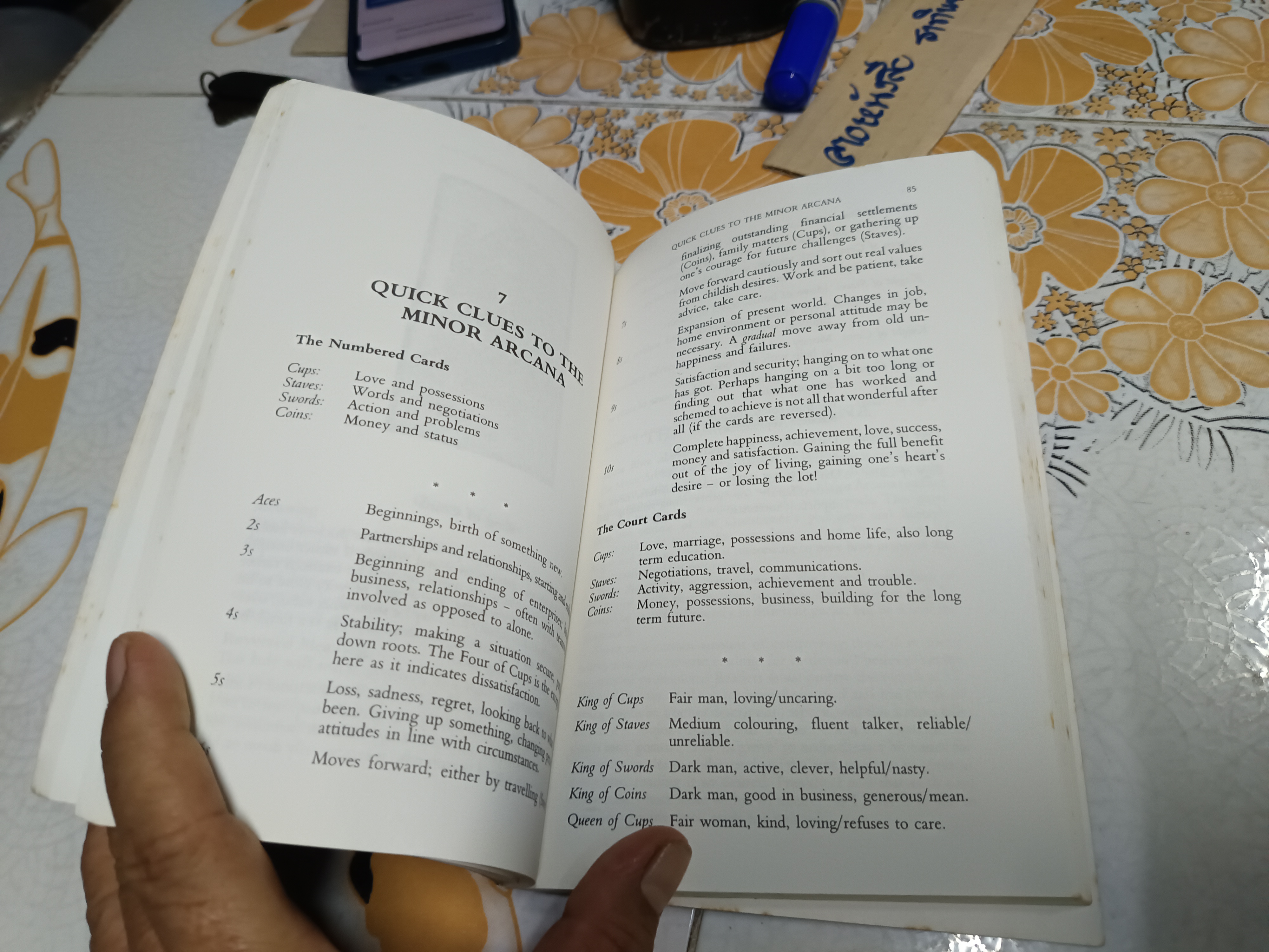 Fortune Telling by Tarot Cards : A Beginner's Guide to Understanding the Tarot. By. Sasha Fenton **สินค้าหมด**