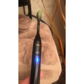 ฟิลิปส์ แปรงสีฟัน แบบชาร์จได้ One by Sonicare Rechargeable Toothbrush HY1200 (Philips®)