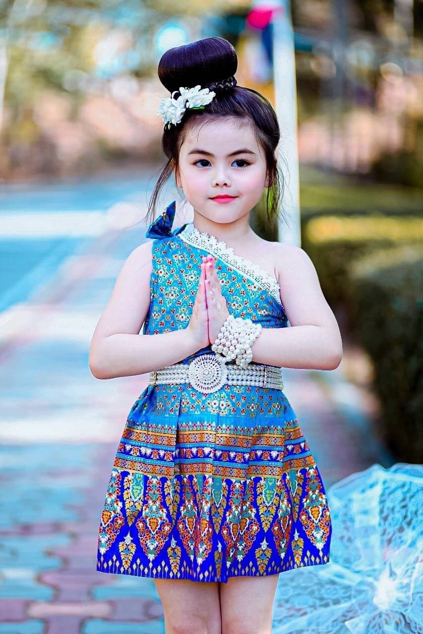 ชุดไทยเด็กหญิงแบบประยุกต์