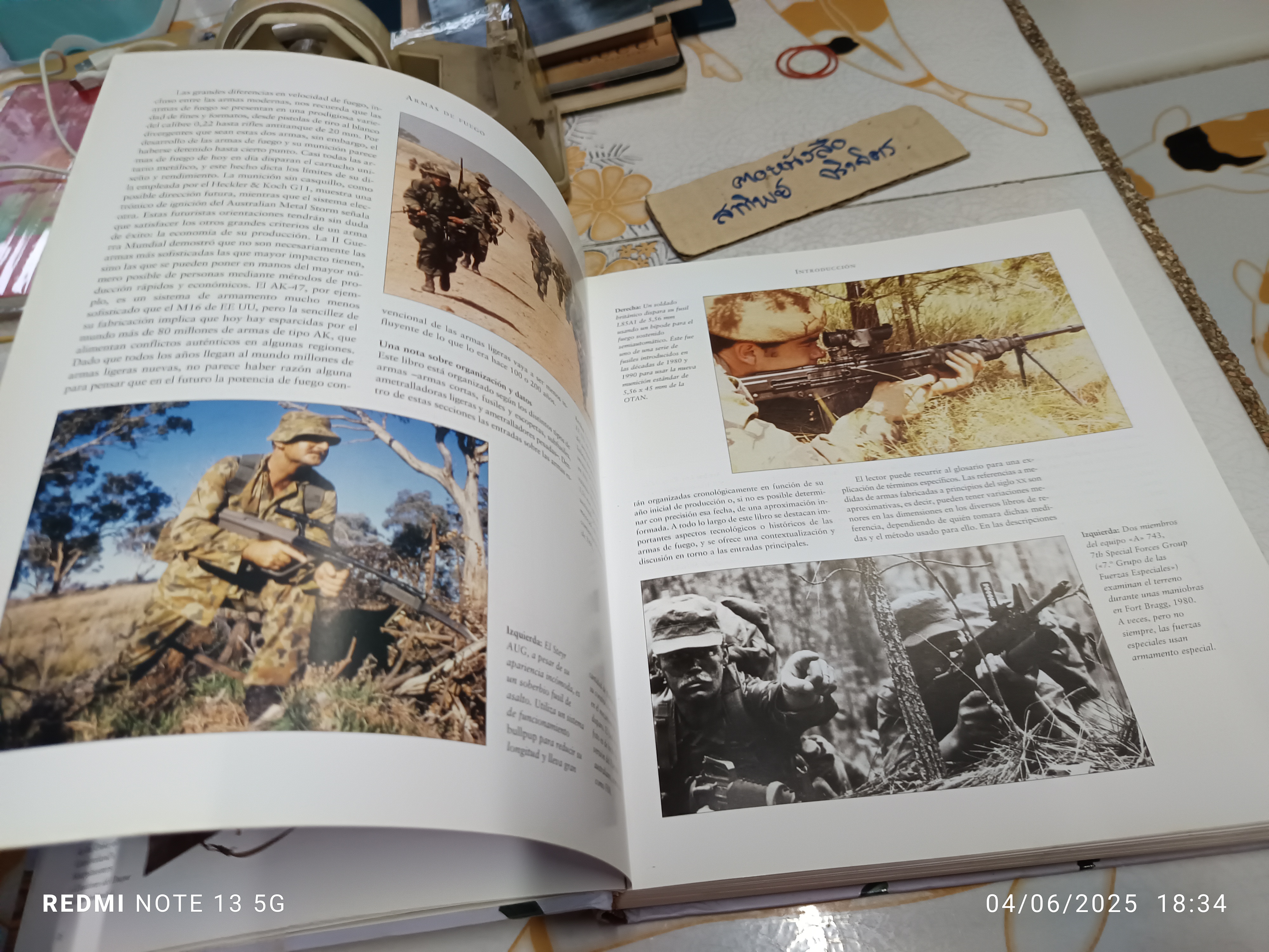 Atlas ilustrado de armas de fuego ; Language. Spanish / ประวัติปืน ความรู้เรื่องปืน (ภาษาสเปน)