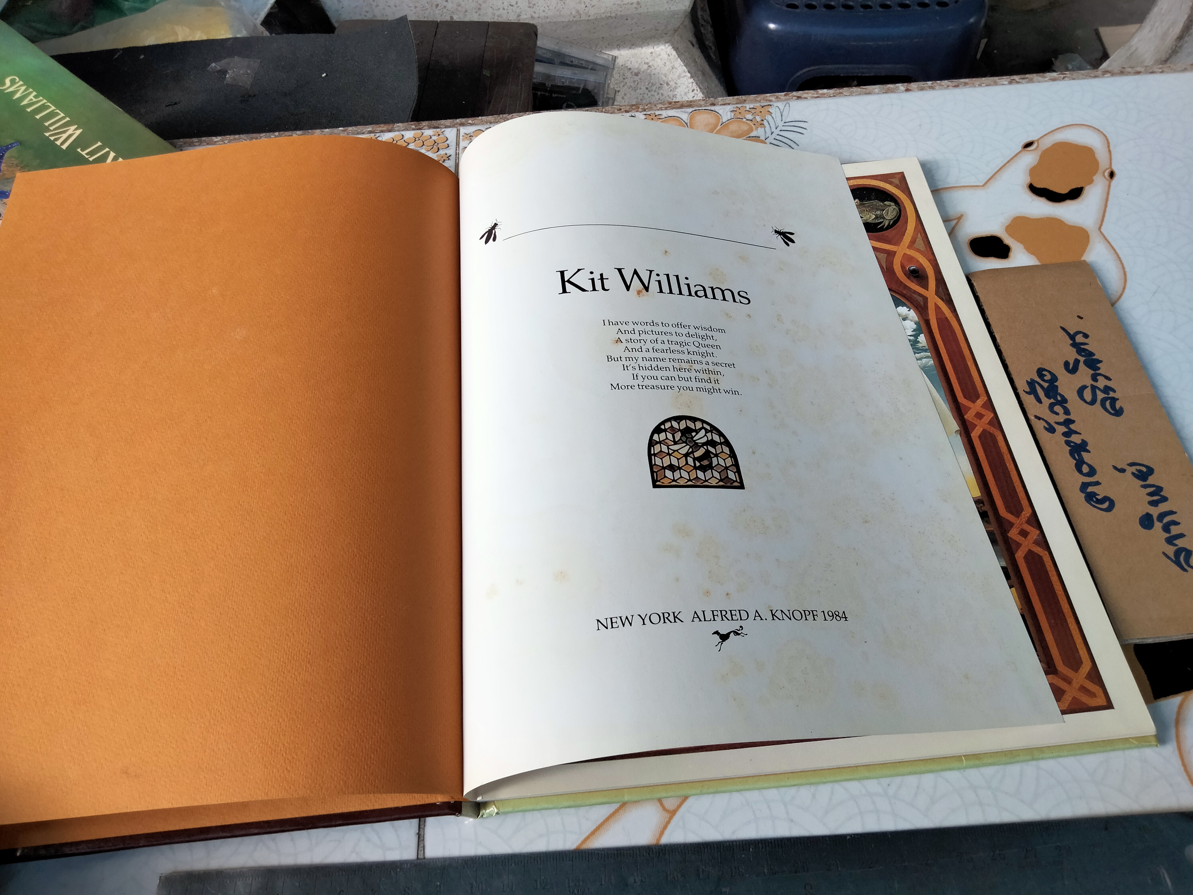 MASQUERADE และผลงานของ KIT WILLIAMS อีก 1 เล่ม (ขายรวม 2 เล่ม)