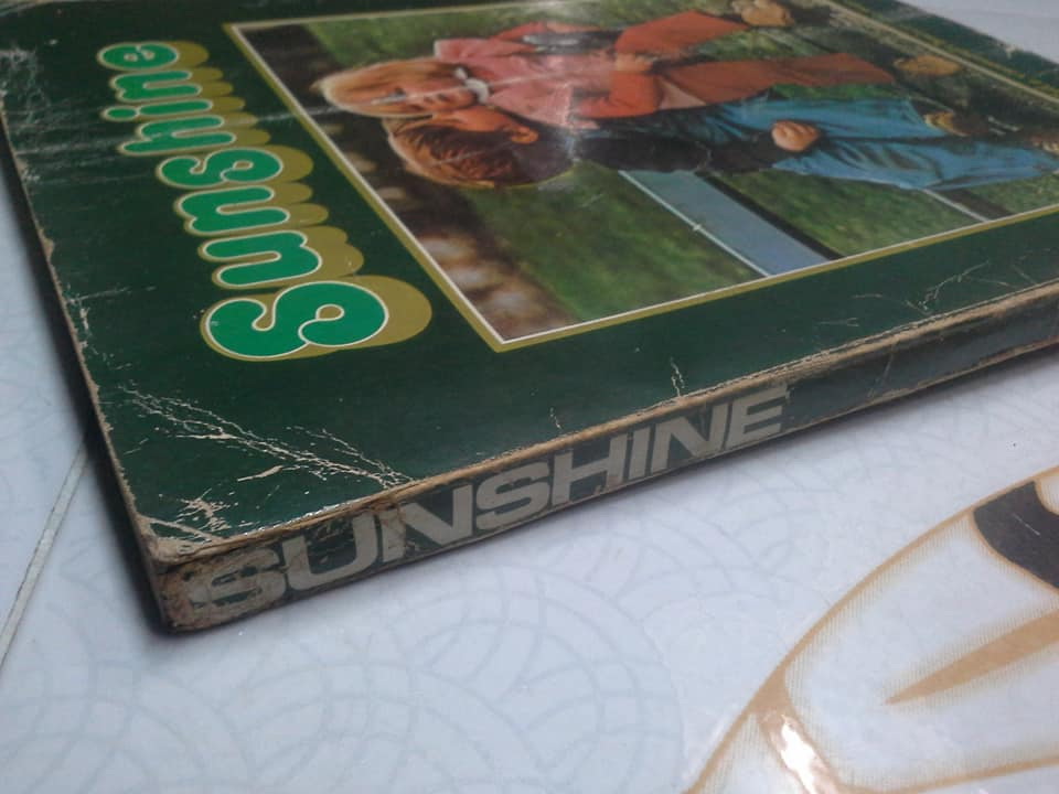 SUNSHINE หนังสือเพลง รวมเพลงเก่าทั้งไทยและสากล กว่า 400 เพลง (ฉบับพิมพ์ครั้งที่ 2) **สินค้าหมด**