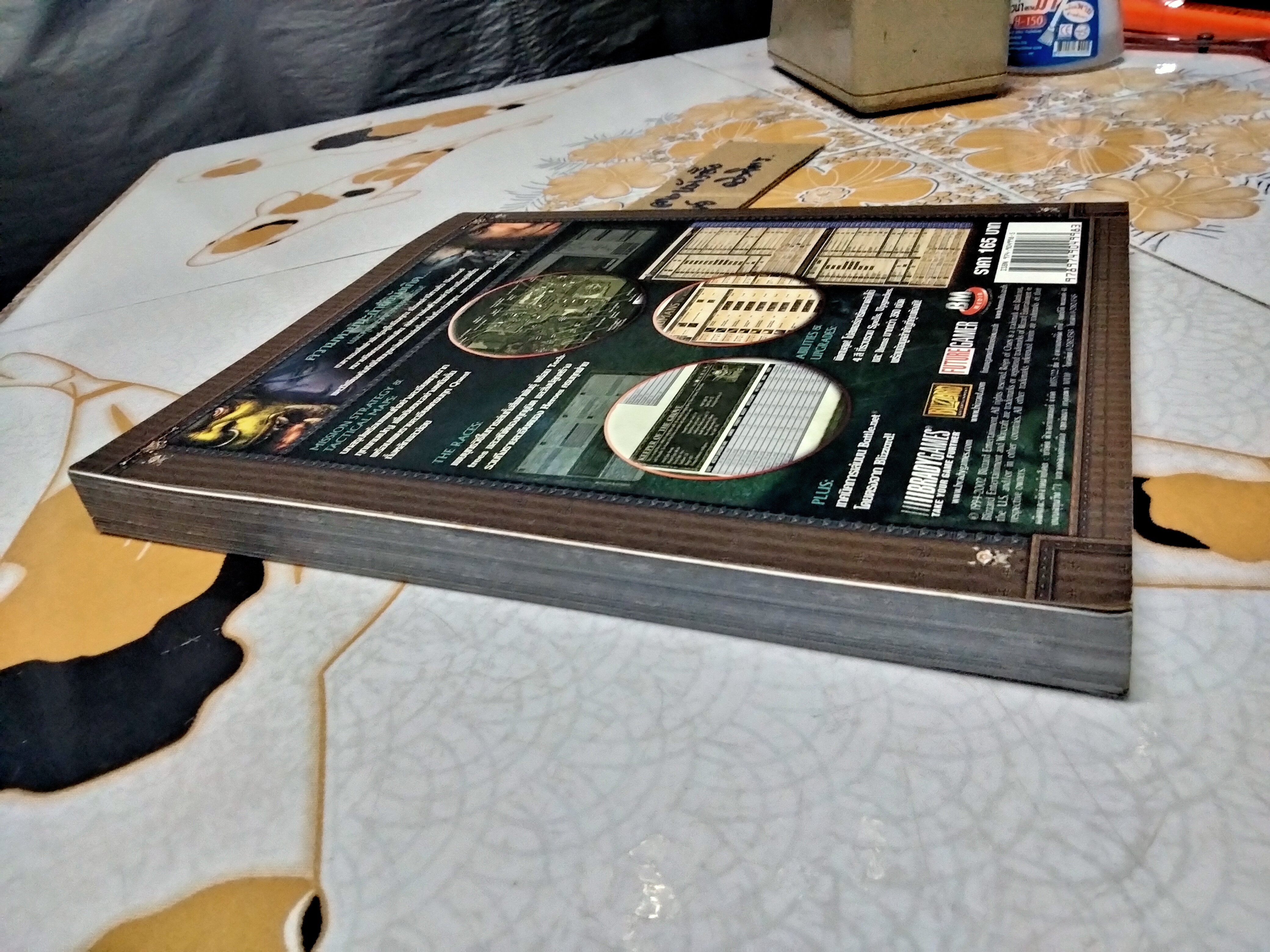 คู่มือเฉลยเกม WARCRAFT III - REIGN OF CHAOS OFFICIAL STRATEGY GUIDE จัดพิมพ์โดย FUTURE GAMER