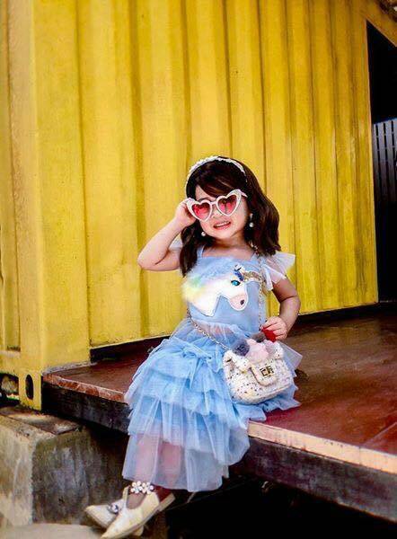 set 2 ชิ้น เสื้อกับกระโปรงยูนิคอร์นฟรุ้งฟริ้ง