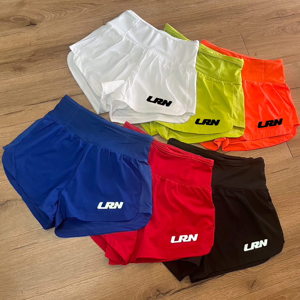 กางเกงวิ่งเทรล 2.5" ผู้หญิง กางเกงวิ่งมาราธอนผู้หญิง มีกระเป๋าใส่ของได้รอบเอว (G16)