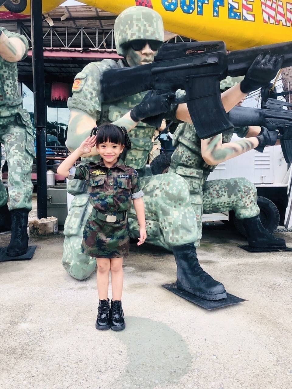 ชุดทหารเด็กหญิง ผู้พันจิ๋ว