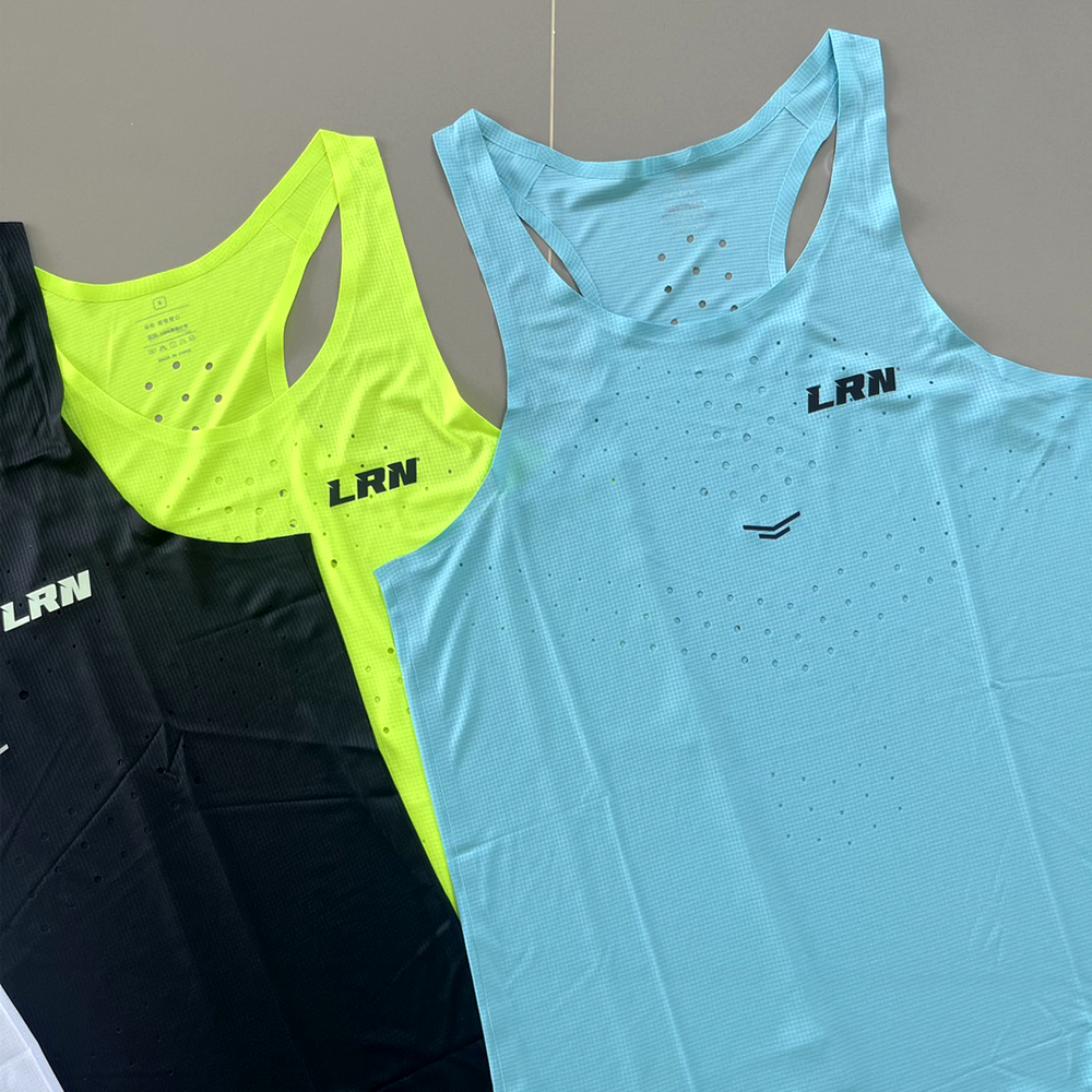 เสื้อกล้ามวิ่ง ชาย หญิง คอกลมน้ำหนักเบา 90 กรัม ใส่สบาย ใยผ้าคุณภาพสูง ไม่อมเหงื่อแห้งเร็ว (S30)