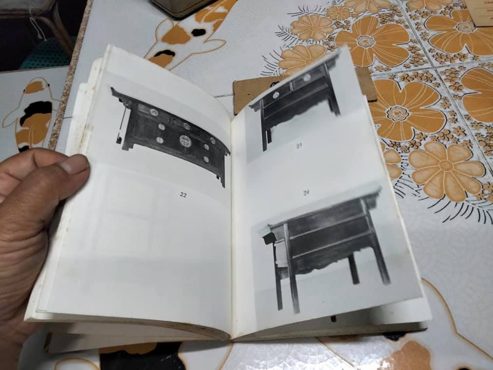 CHINESE HOUSEHOLD FURNITURE BY GEORGE N. KATES เฟอร์นิเจอร์ในครัวเรือนจีน โดย George N. Kates (1962)- ภาษาอังกฤษ