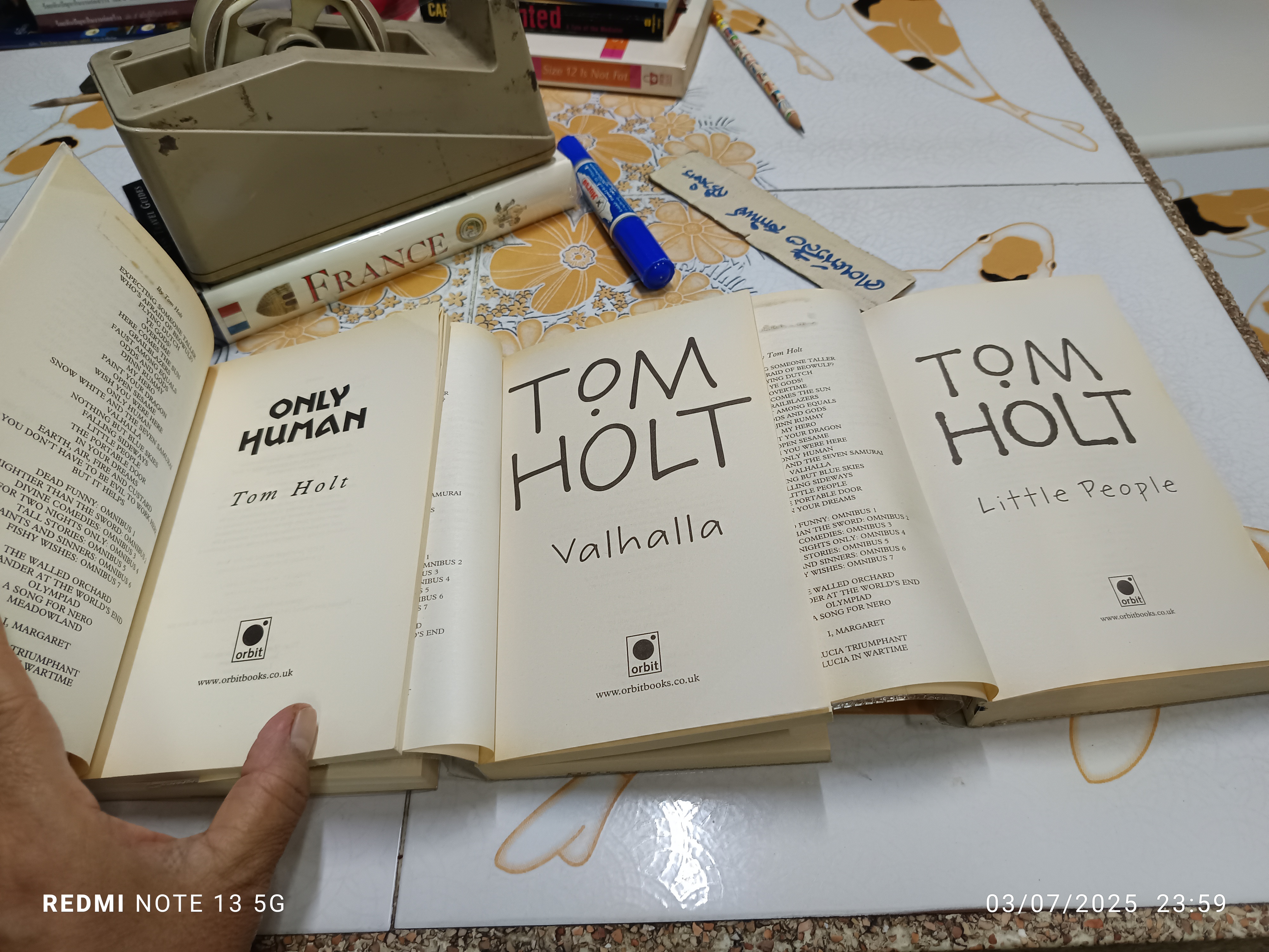(ขายรวม 3 เล่ม) ผลงานของ TOM HOLT : ONLY HUMAN , VALHALLA , LITTLE PEOPLE