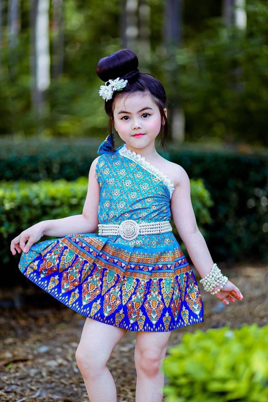ชุดไทยเด็กหญิงแบบประยุกต์