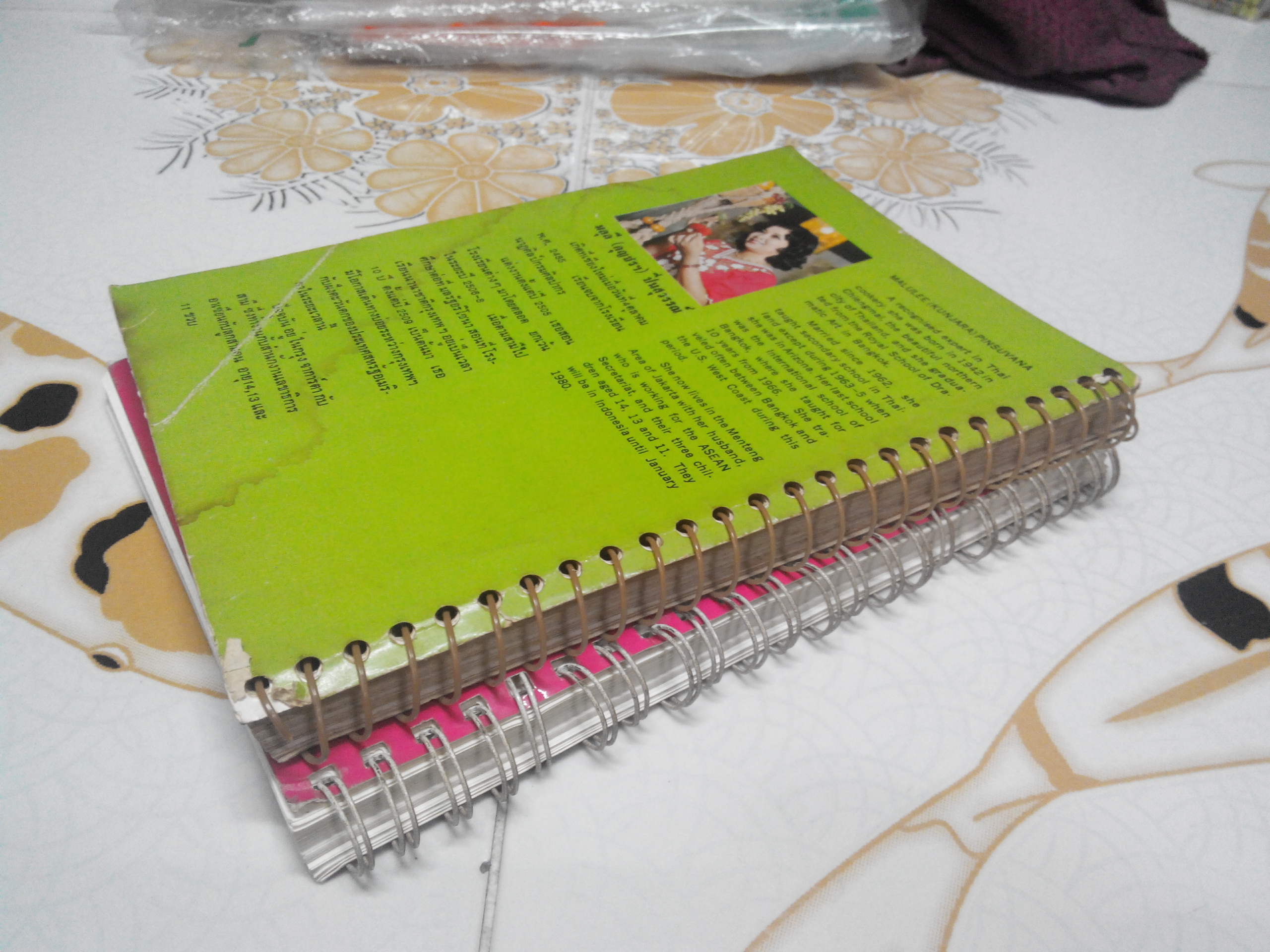 ตำราอาหารไทยในต่างแดน (Cooking Thai Food in American Kitchens) เล่ม 1, 3 รวม 2 เล่ม - มลุลี (กุญชร ณ อยุธยา) ปิ่นสุวรรณ์ **สินค้าหมด**