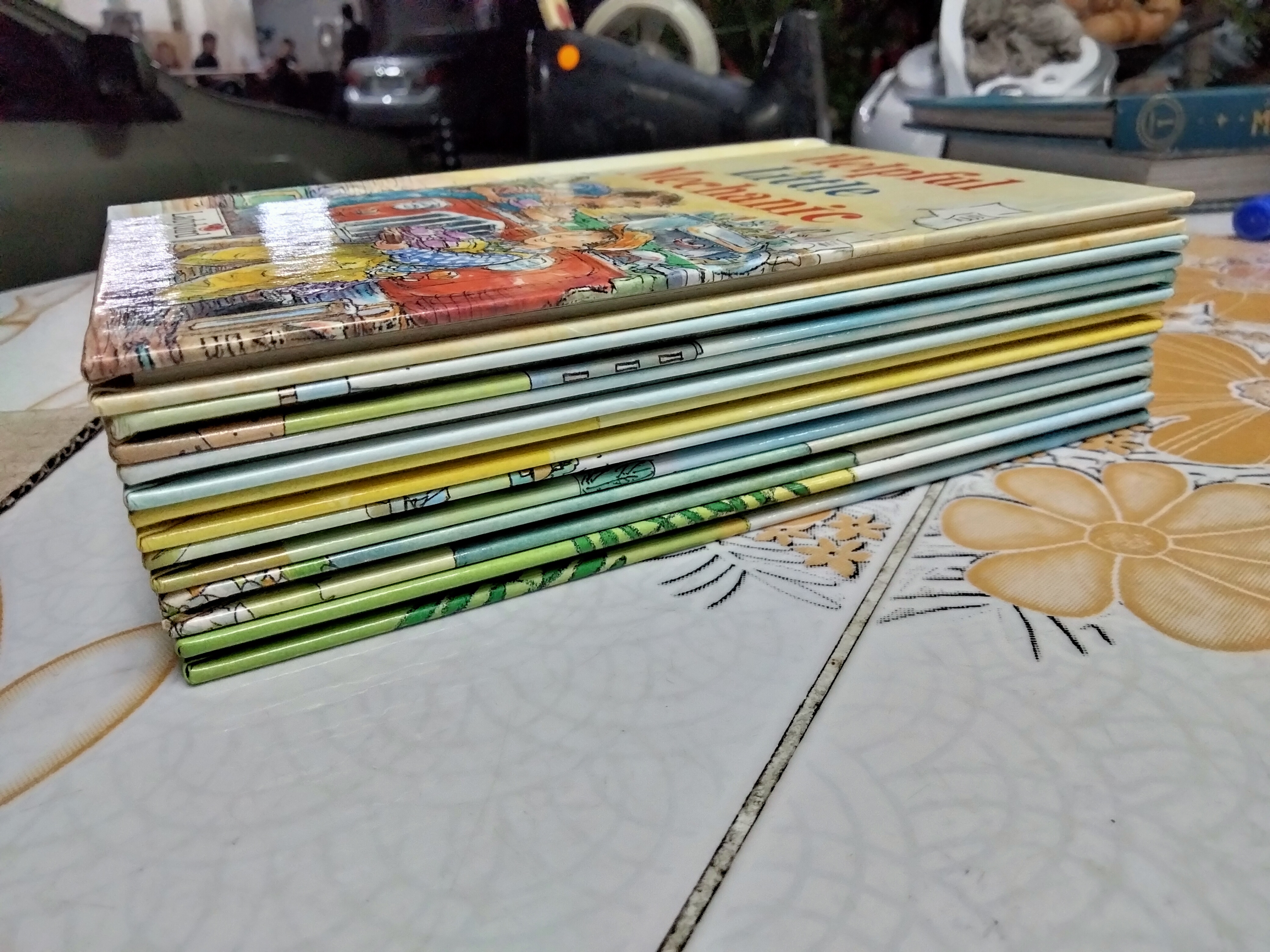 หนังสือชุด " The Ladybird Little Stories Collection " ขายรวม 7 เล่ม